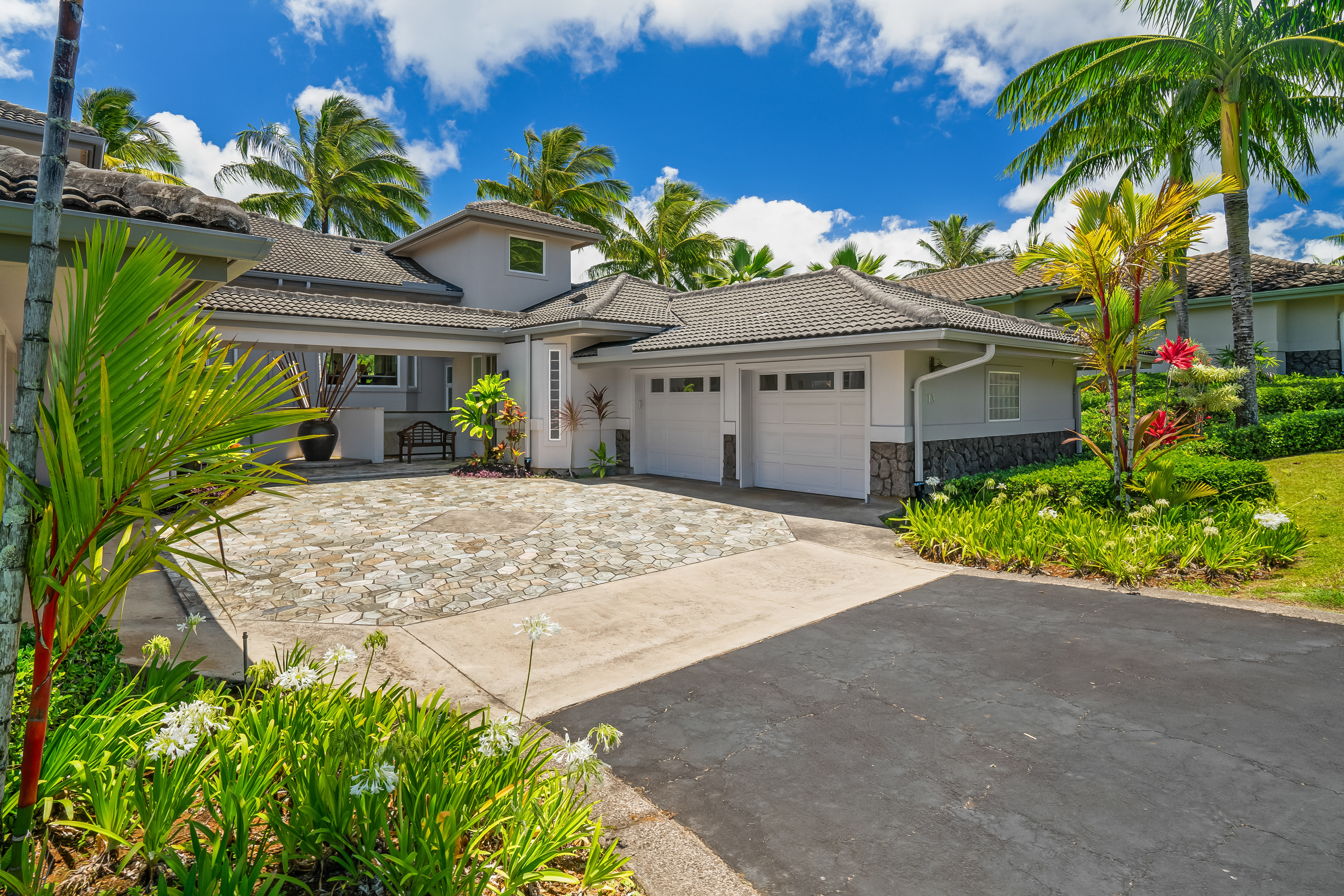 4100 QUEEN EMMA'S DR 13