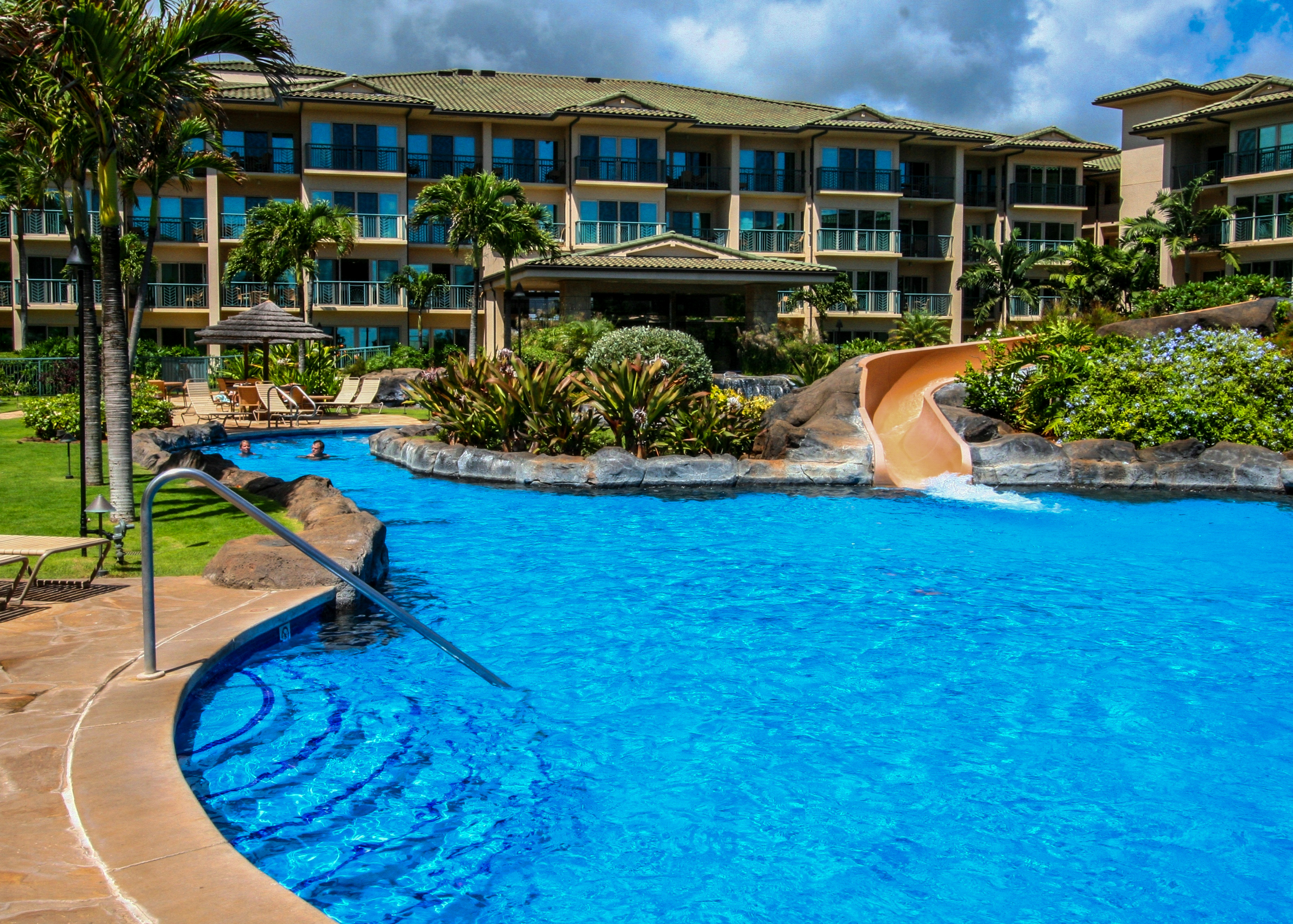 4-820 KUHIO HWY E106