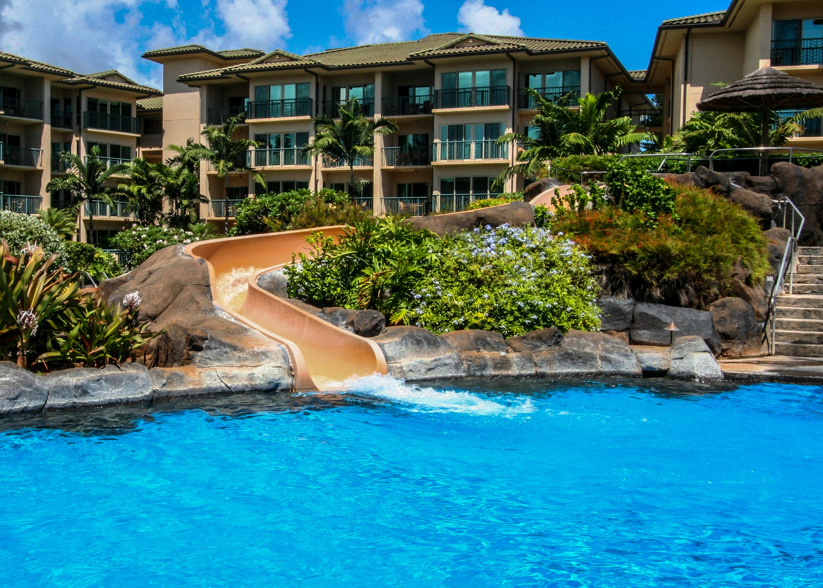4-820 KUHIO HWY E106