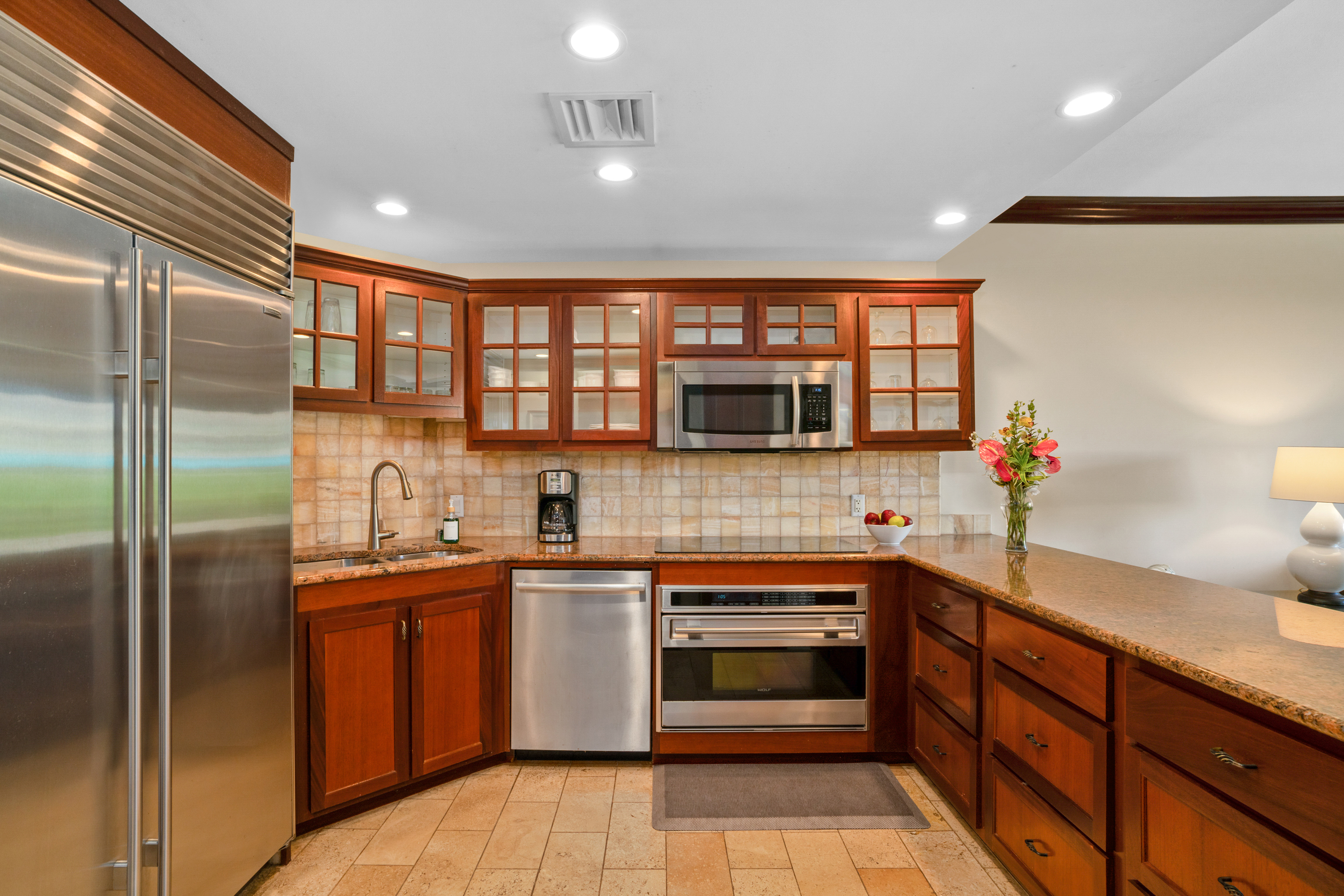 4-820 KUHIO HWY E106