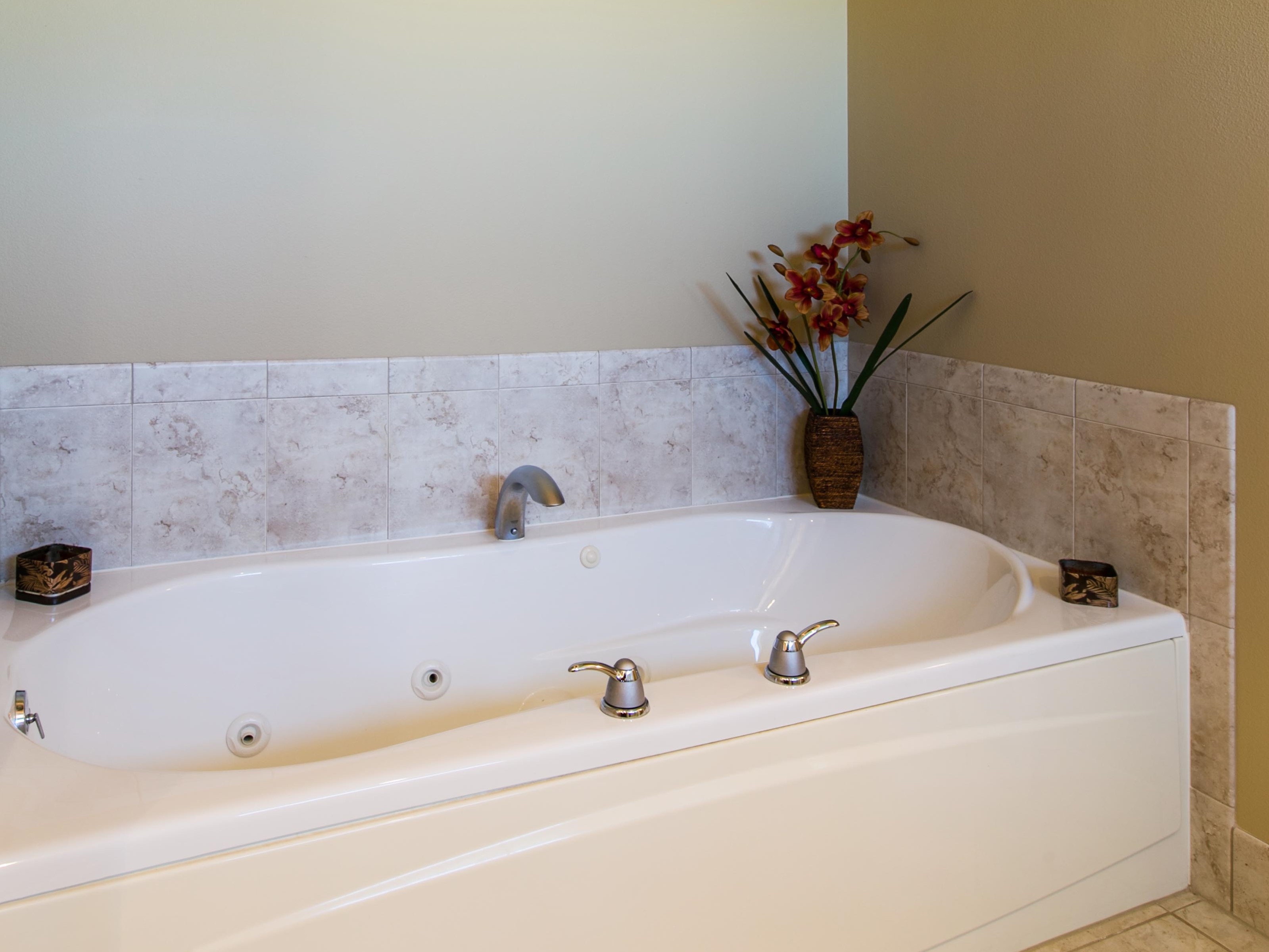 4100 QUEEN EMMA DR 72