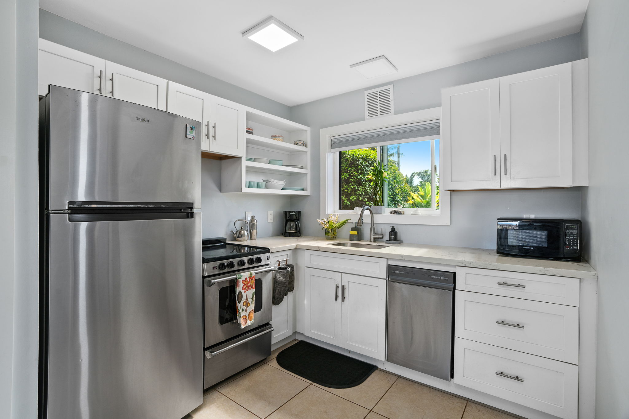 3700 KAMEHAMEHA RD F4