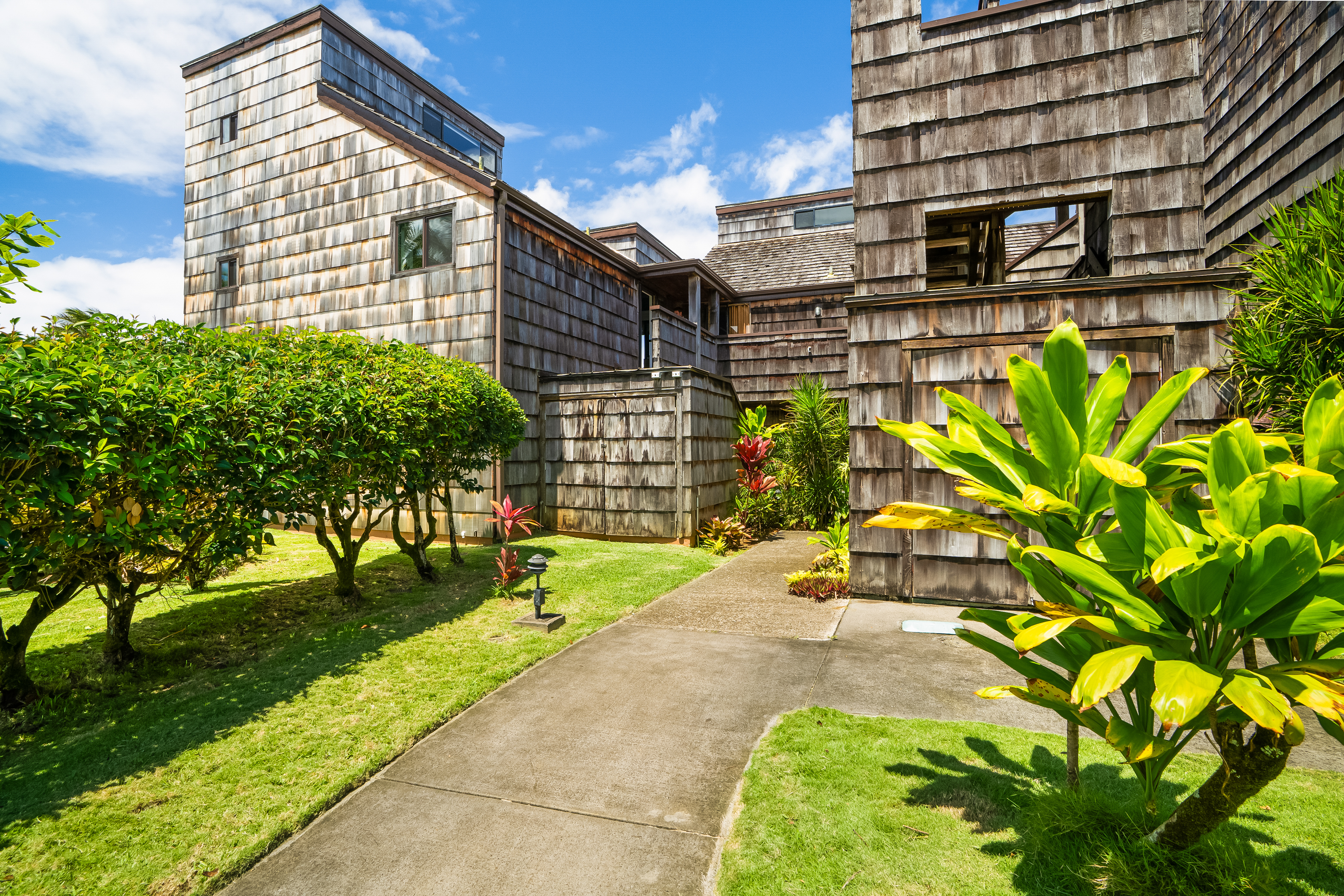 3700 KAMEHAMEHA RD F8