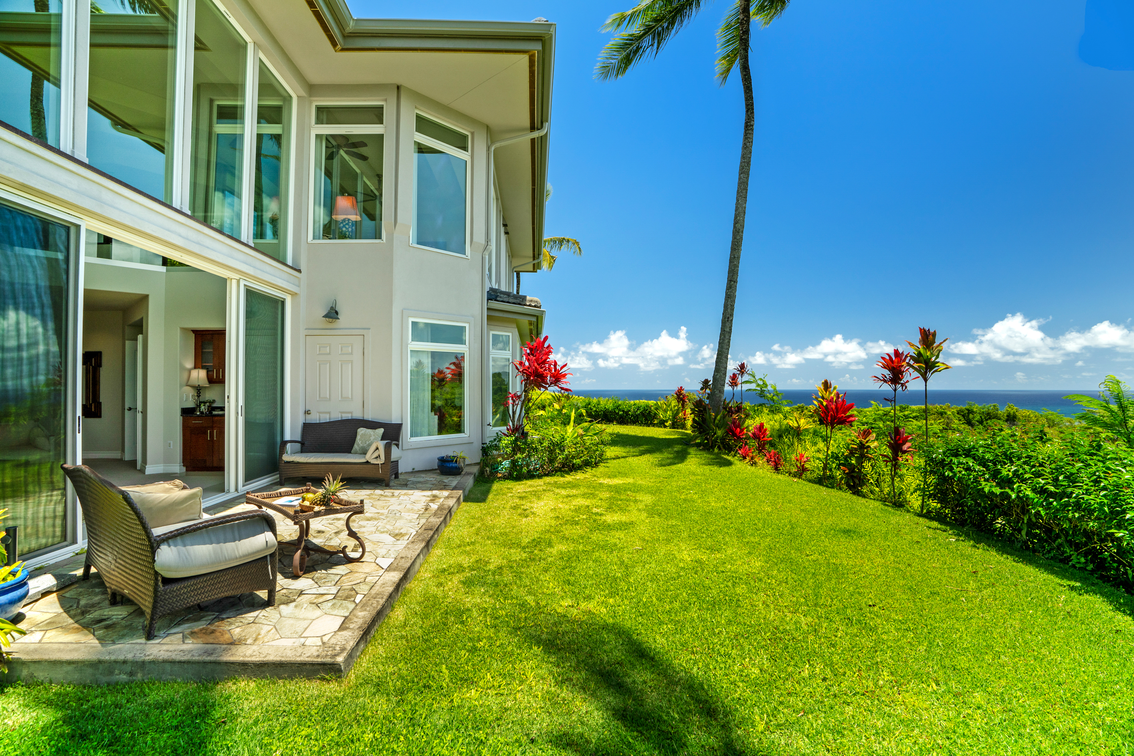 4100 QUEEN EMMA DR 33