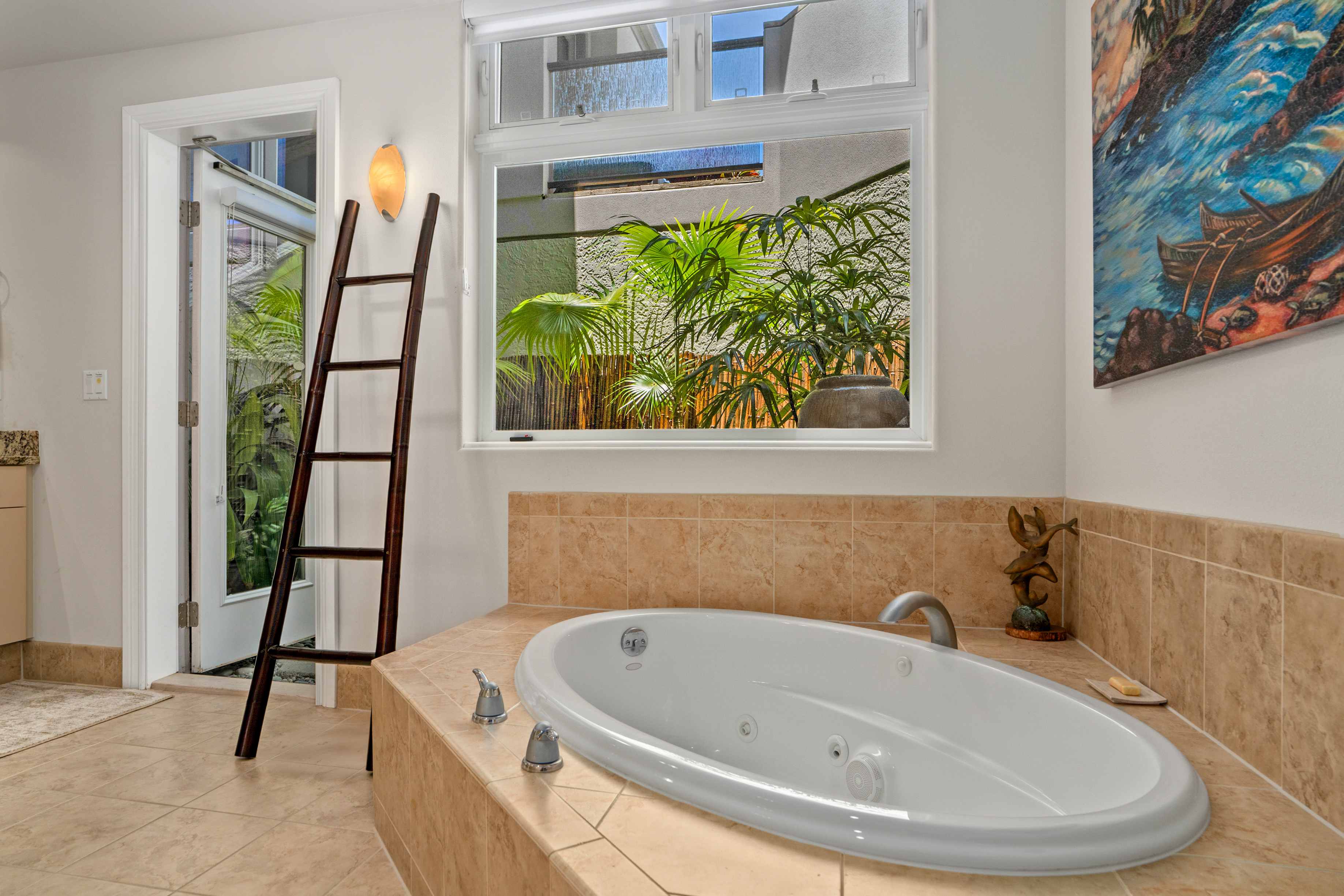 4100 QUEEN EMMA DR 33