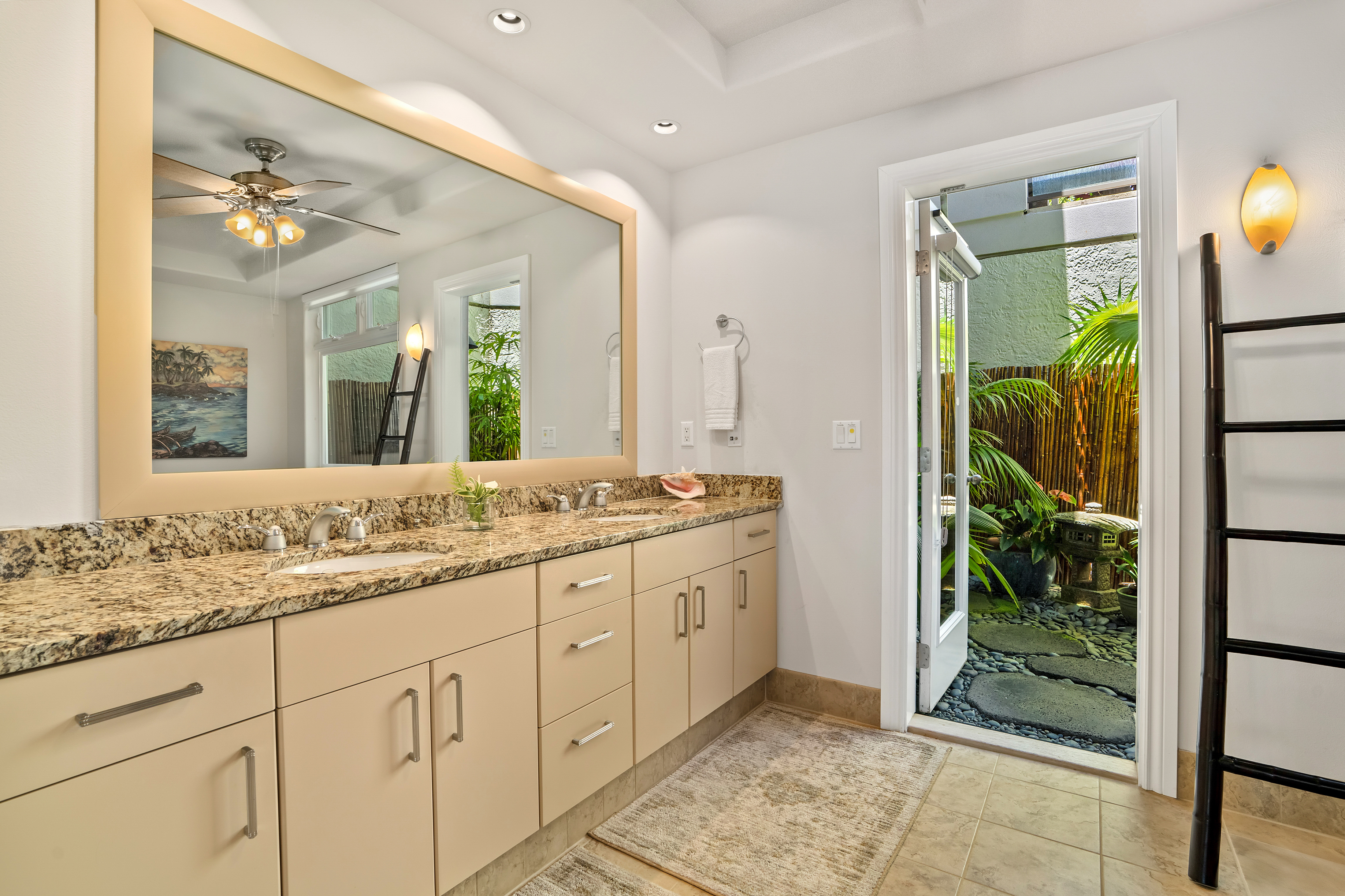 4100 QUEEN EMMA DR 33