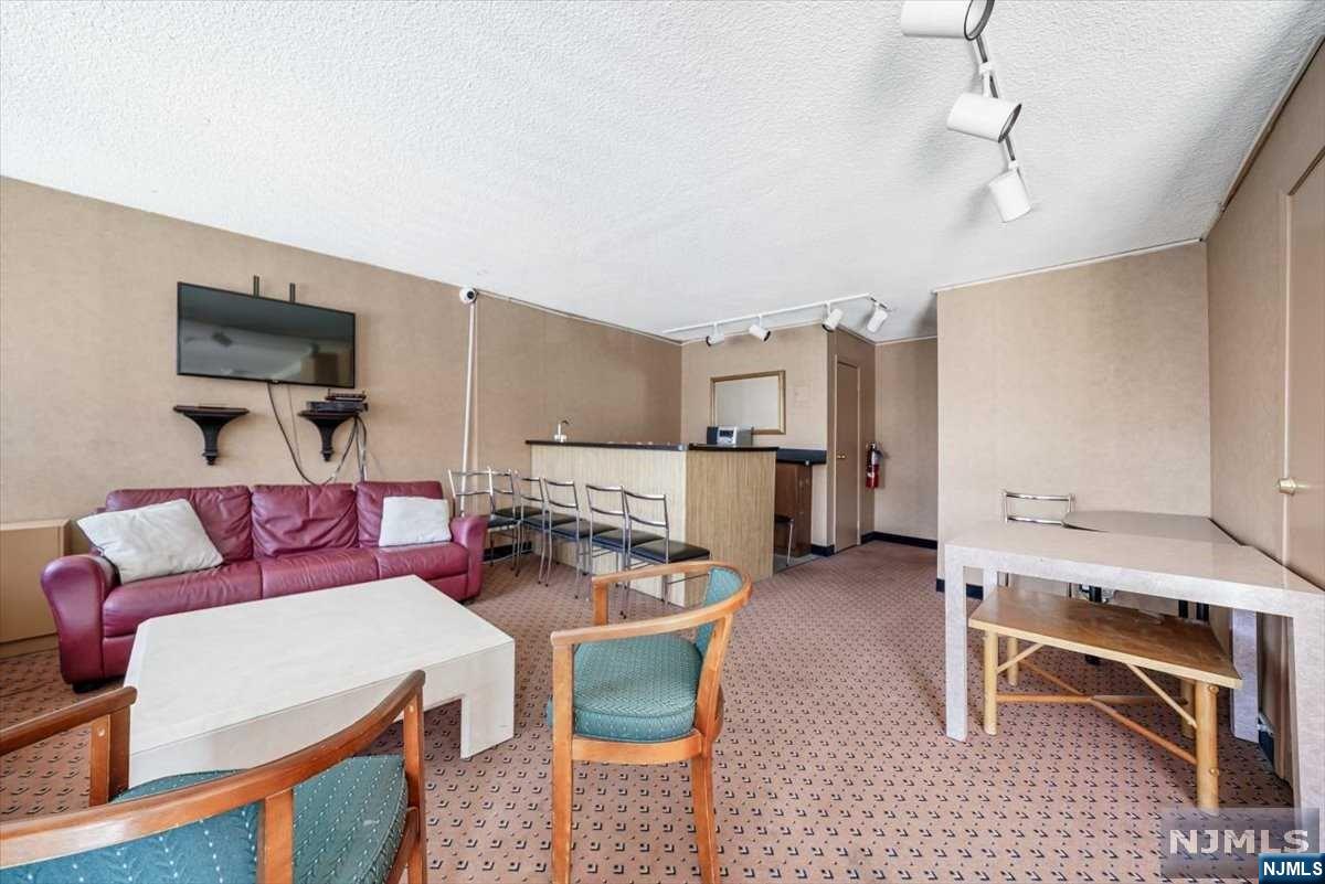 277 Prospect Avenue 11H