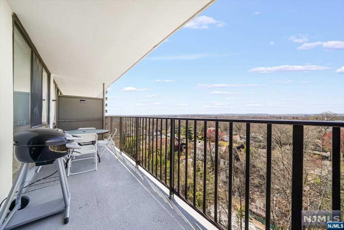 277 Prospect Avenue 11H