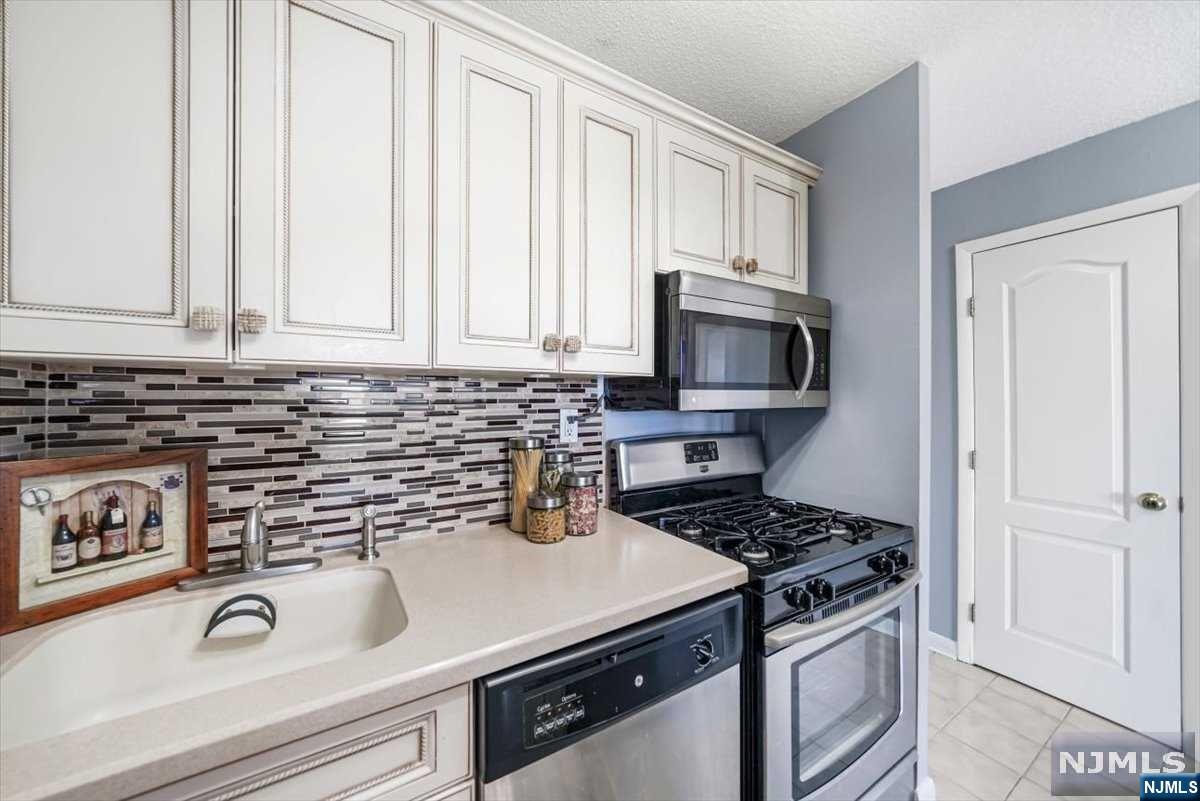 277 Prospect Avenue 11H