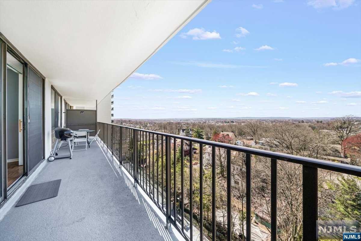 277 Prospect Avenue 11H