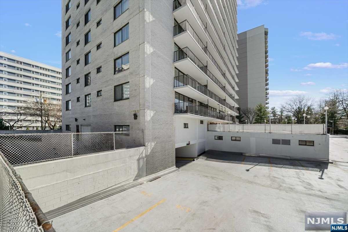 277 Prospect Avenue 11H