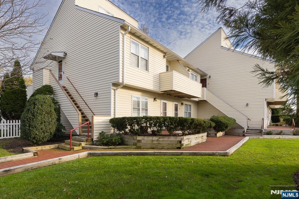 156 Liberty Street 16