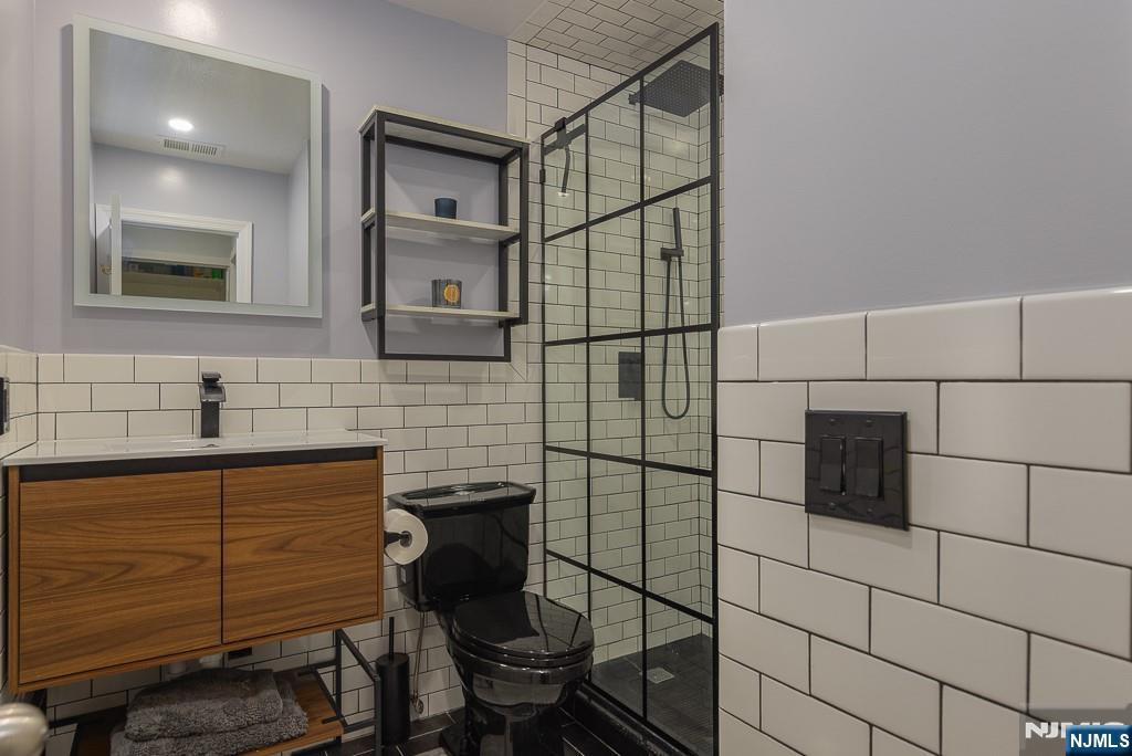 156 Liberty Street 16