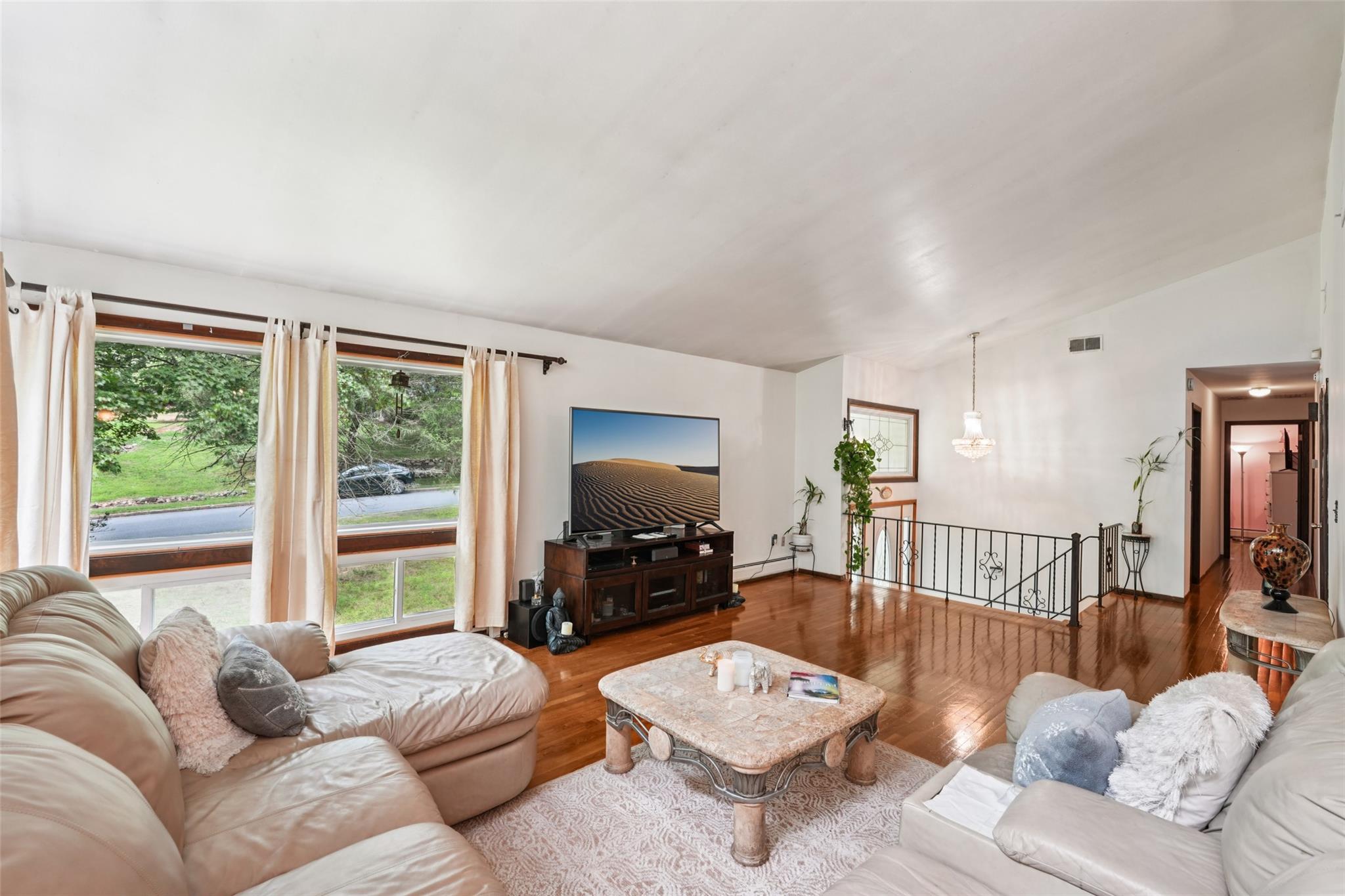 11 Lancaster Lane