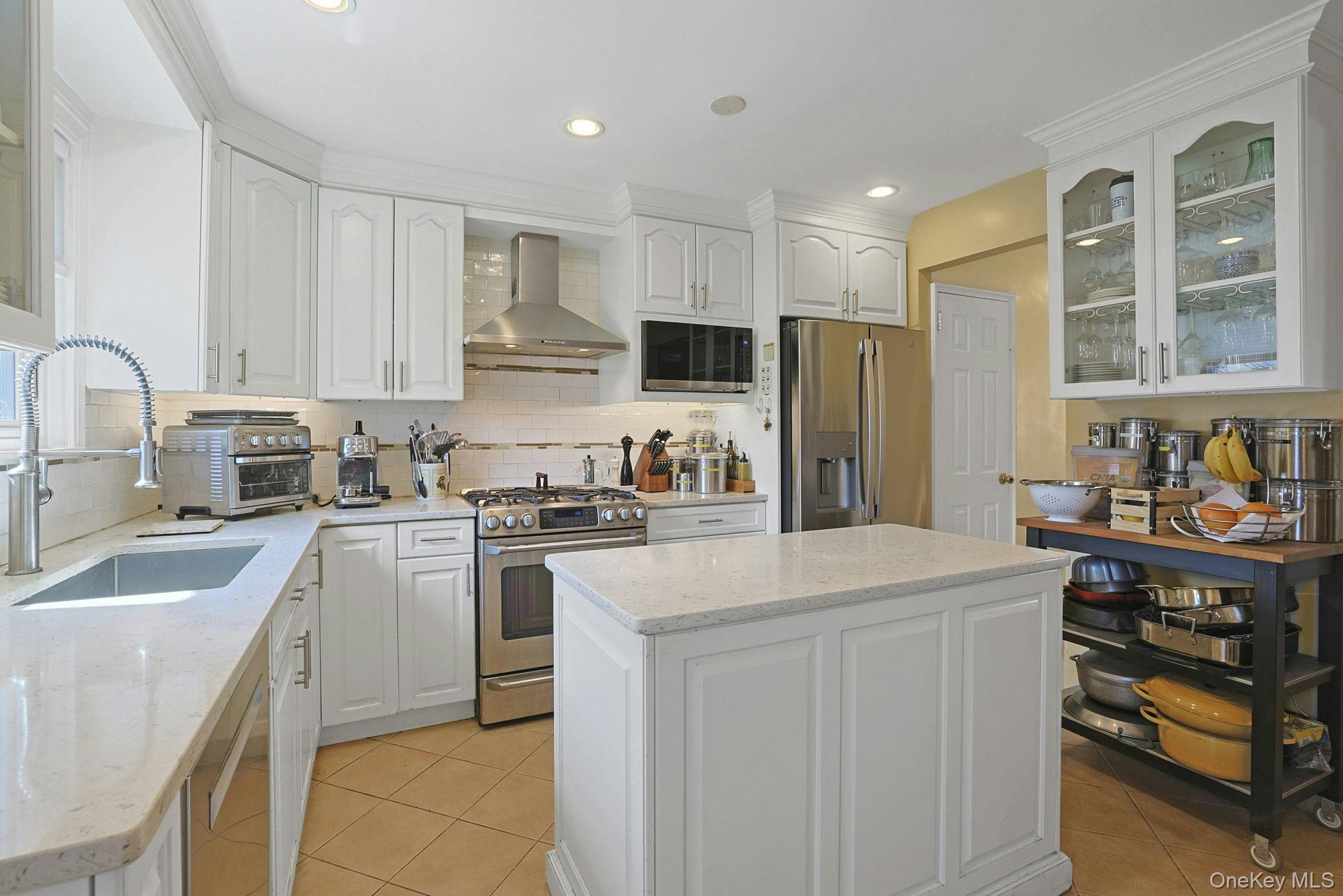 1988 B Powell Avenue