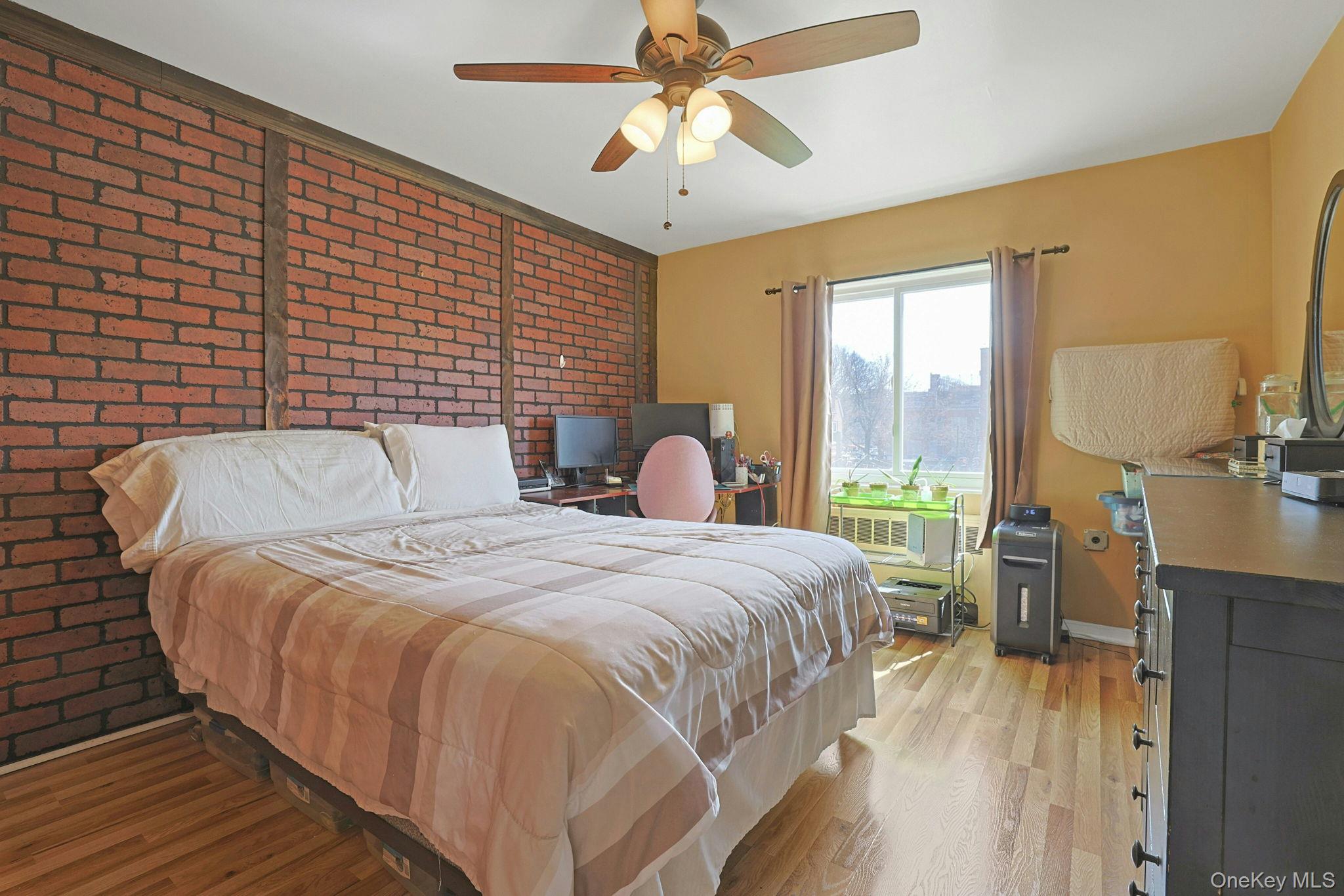 1988 B Powell Avenue