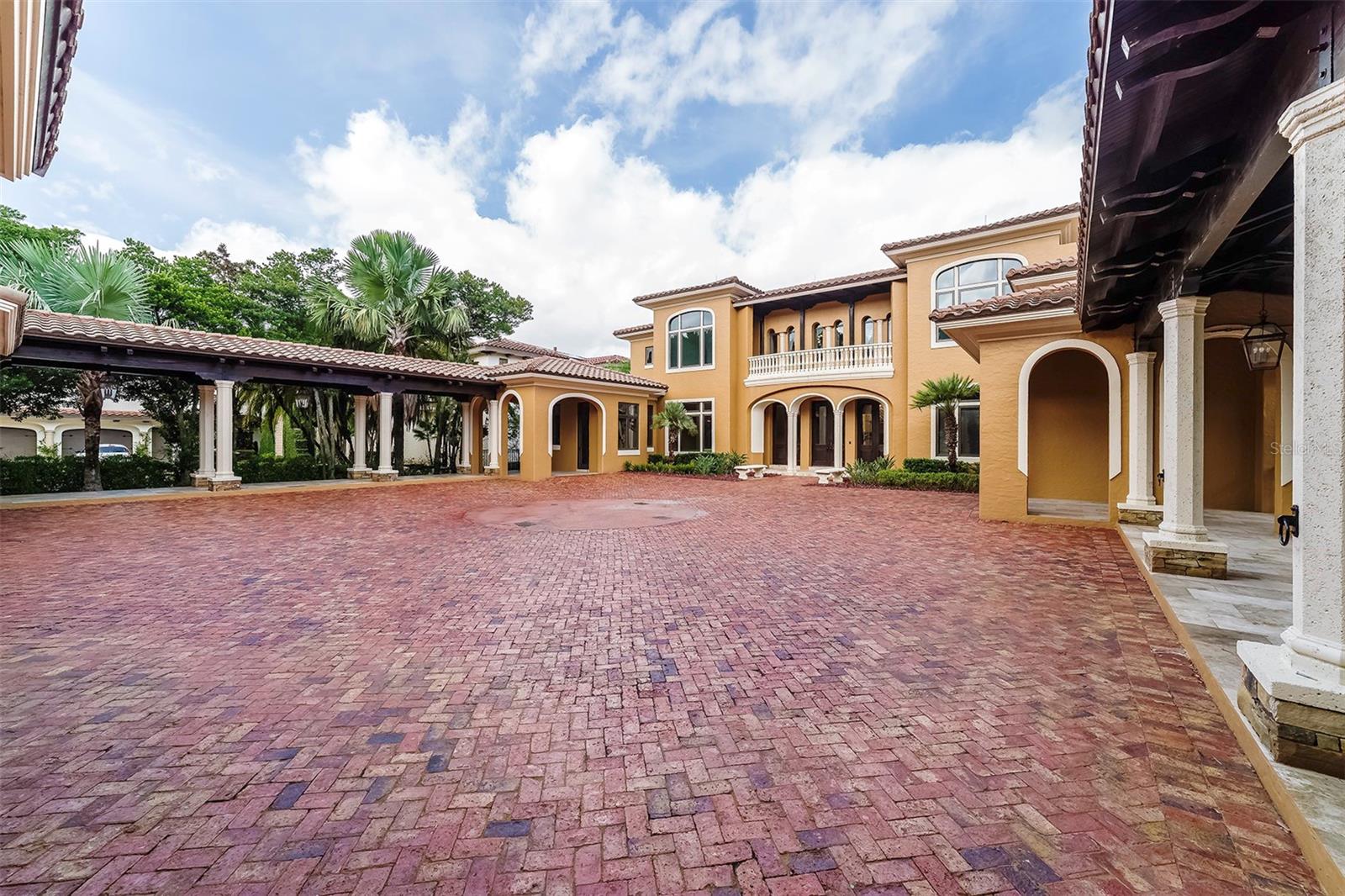 16639 Arezo Ct