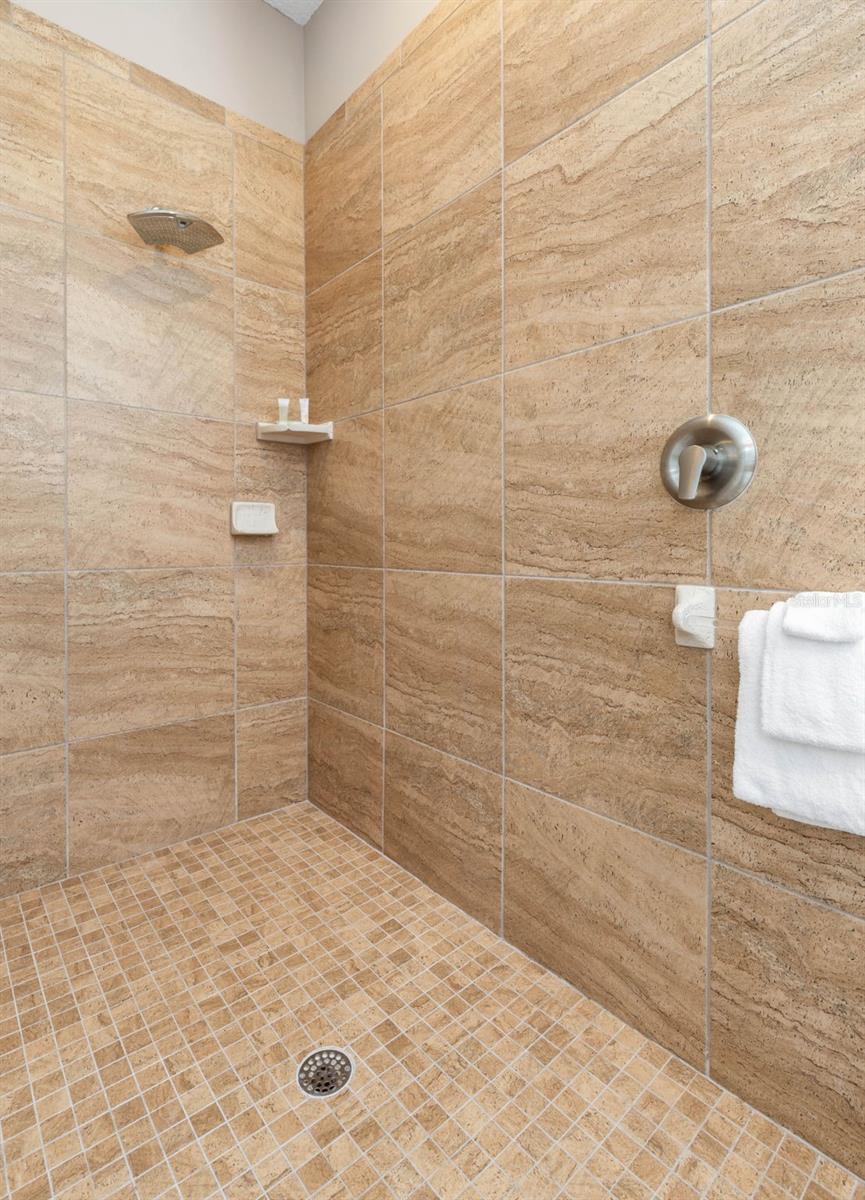 2711 N Ocean Shore Blvd