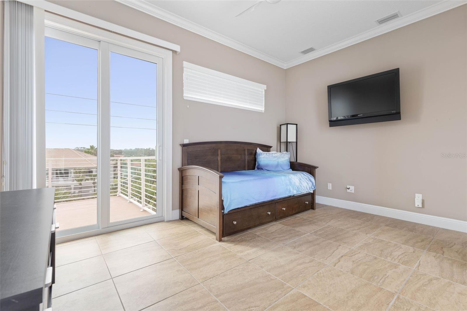 2711 N Ocean Shore Blvd