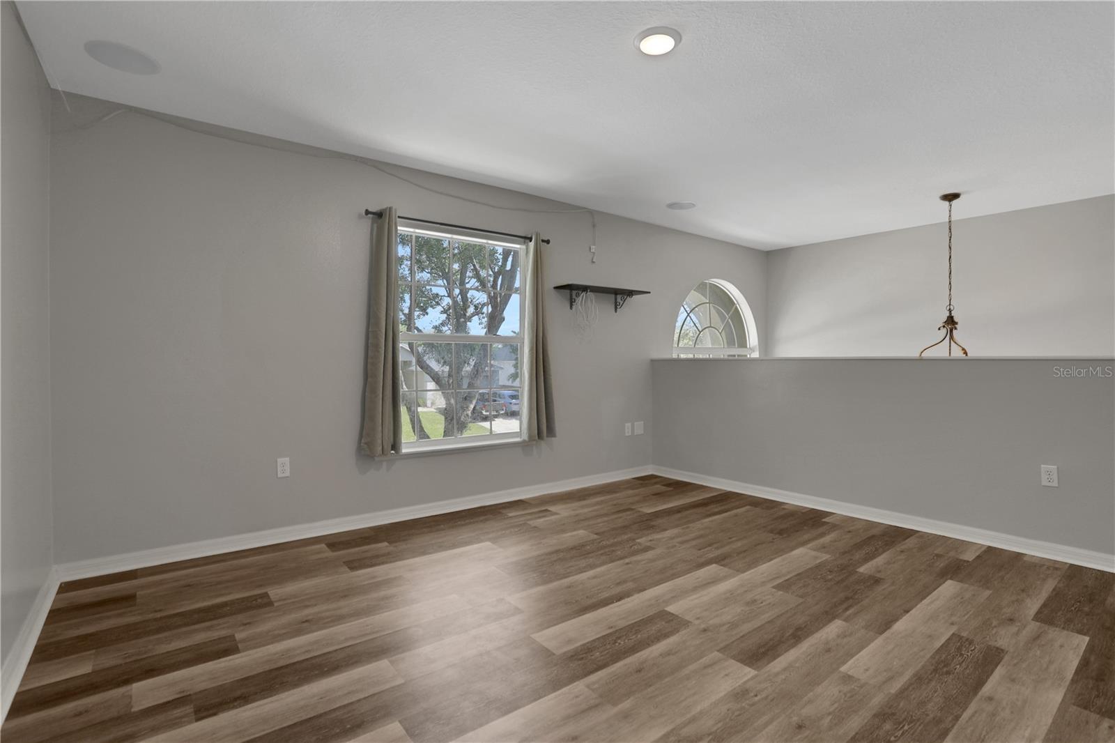 2232 Sandridge Cir