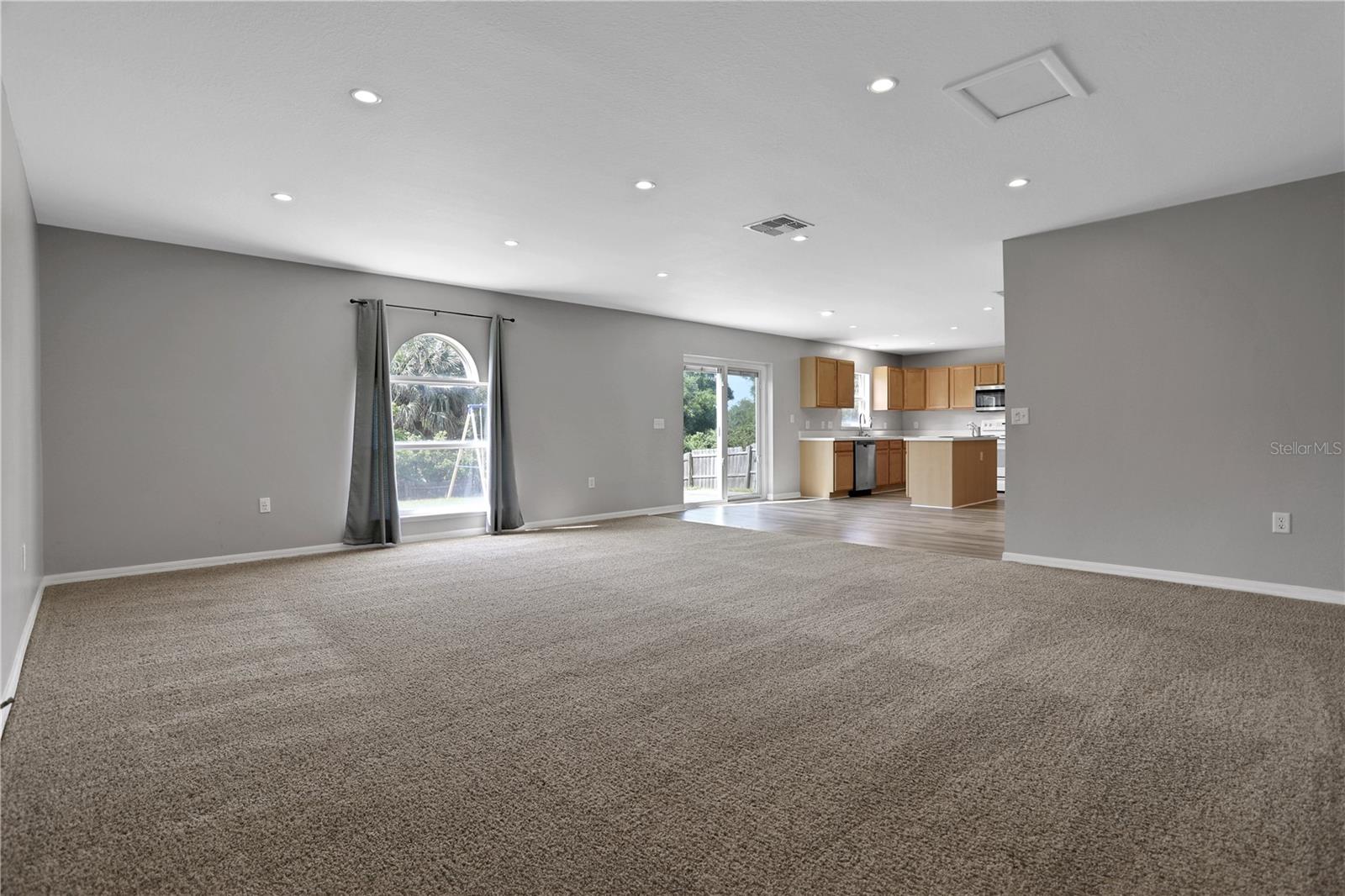 2232 Sandridge Cir