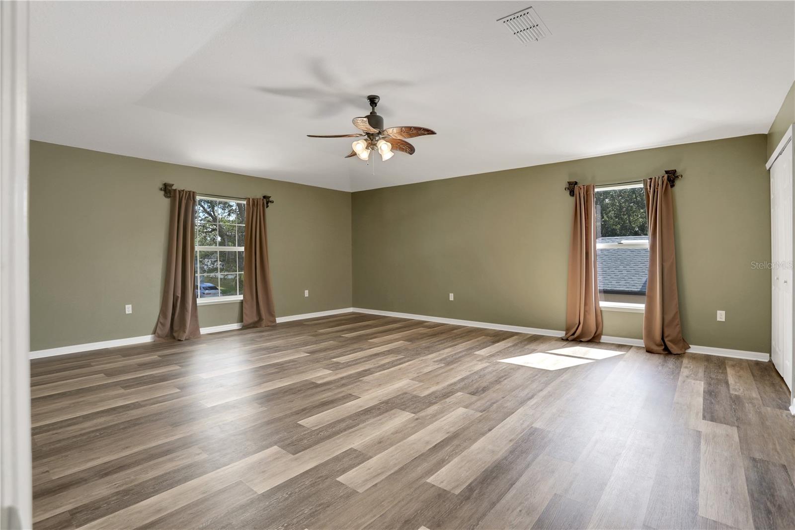 2232 Sandridge Cir