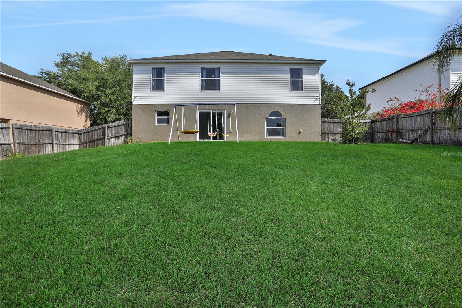 2232 Sandridge Cir
