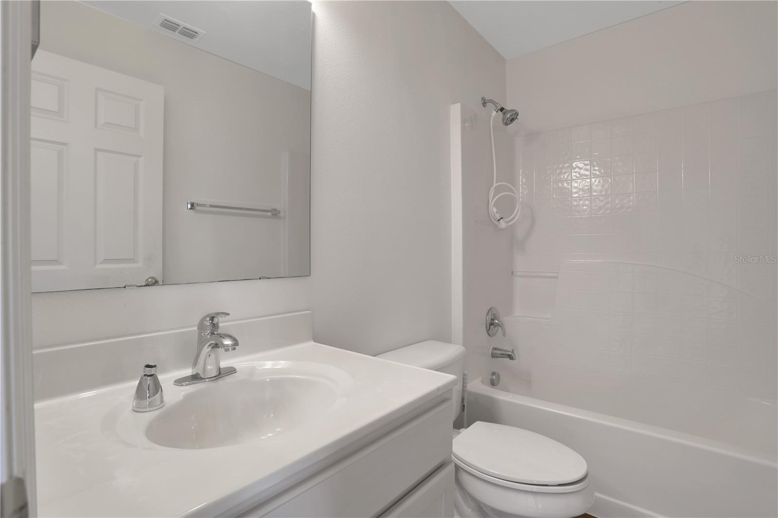 2232 Sandridge Cir