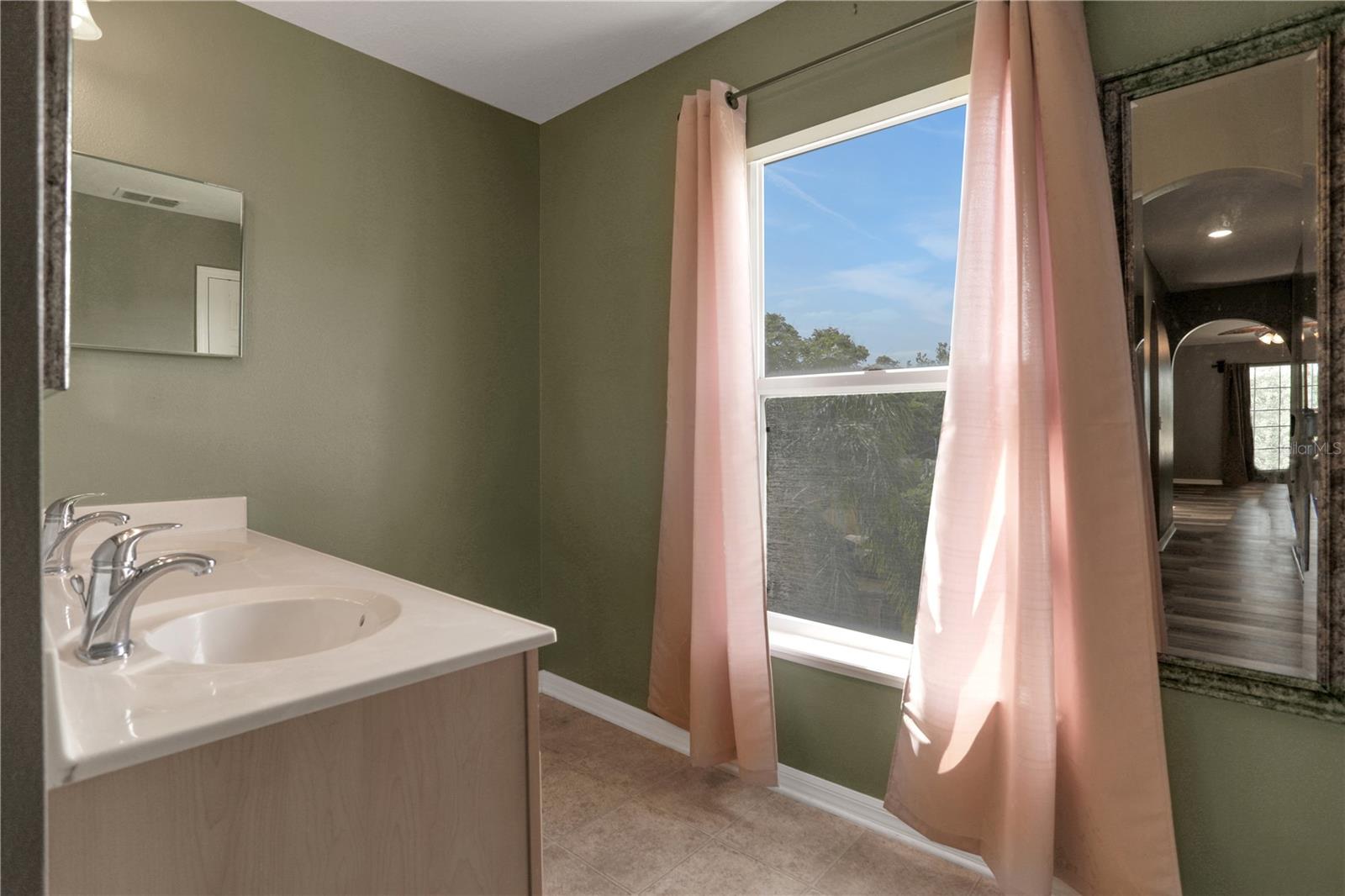 2232 Sandridge Cir