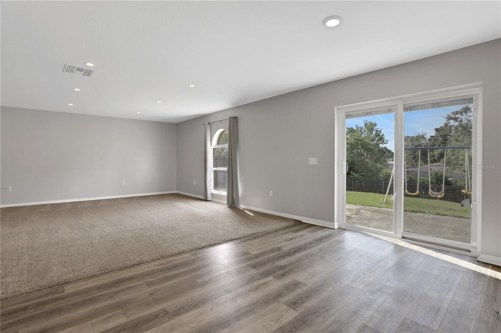 2232 Sandridge Cir