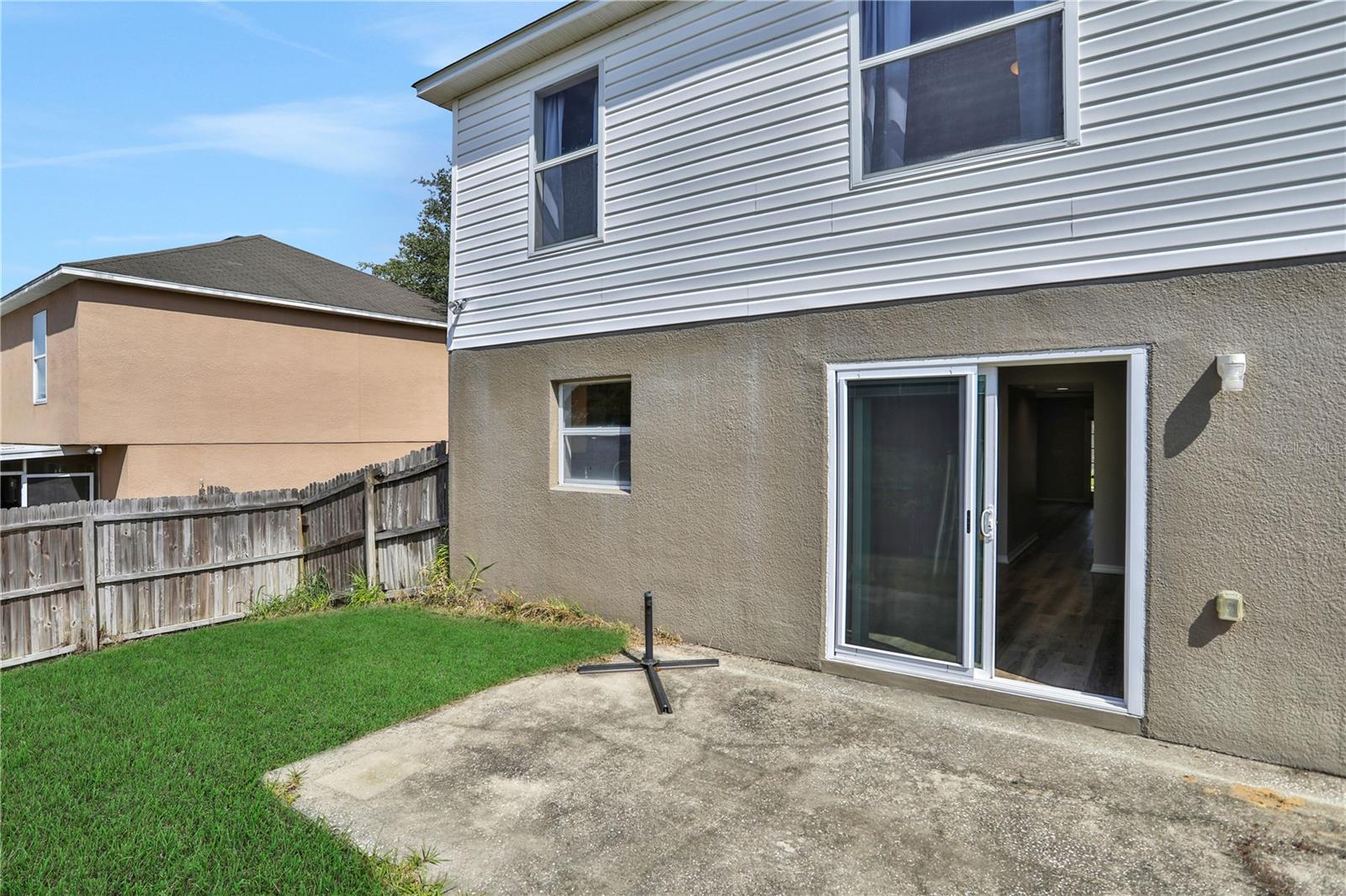 2232 Sandridge Cir