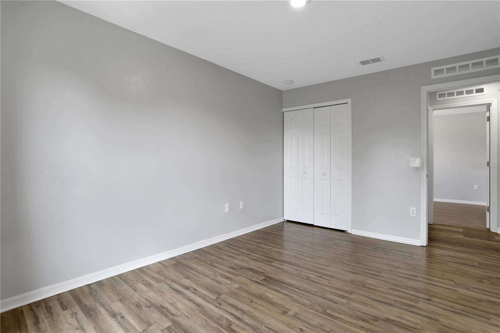 2232 Sandridge Cir
