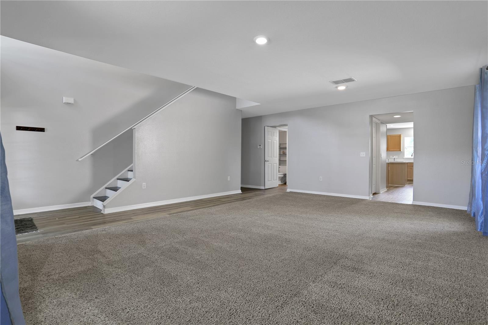 2232 Sandridge Cir