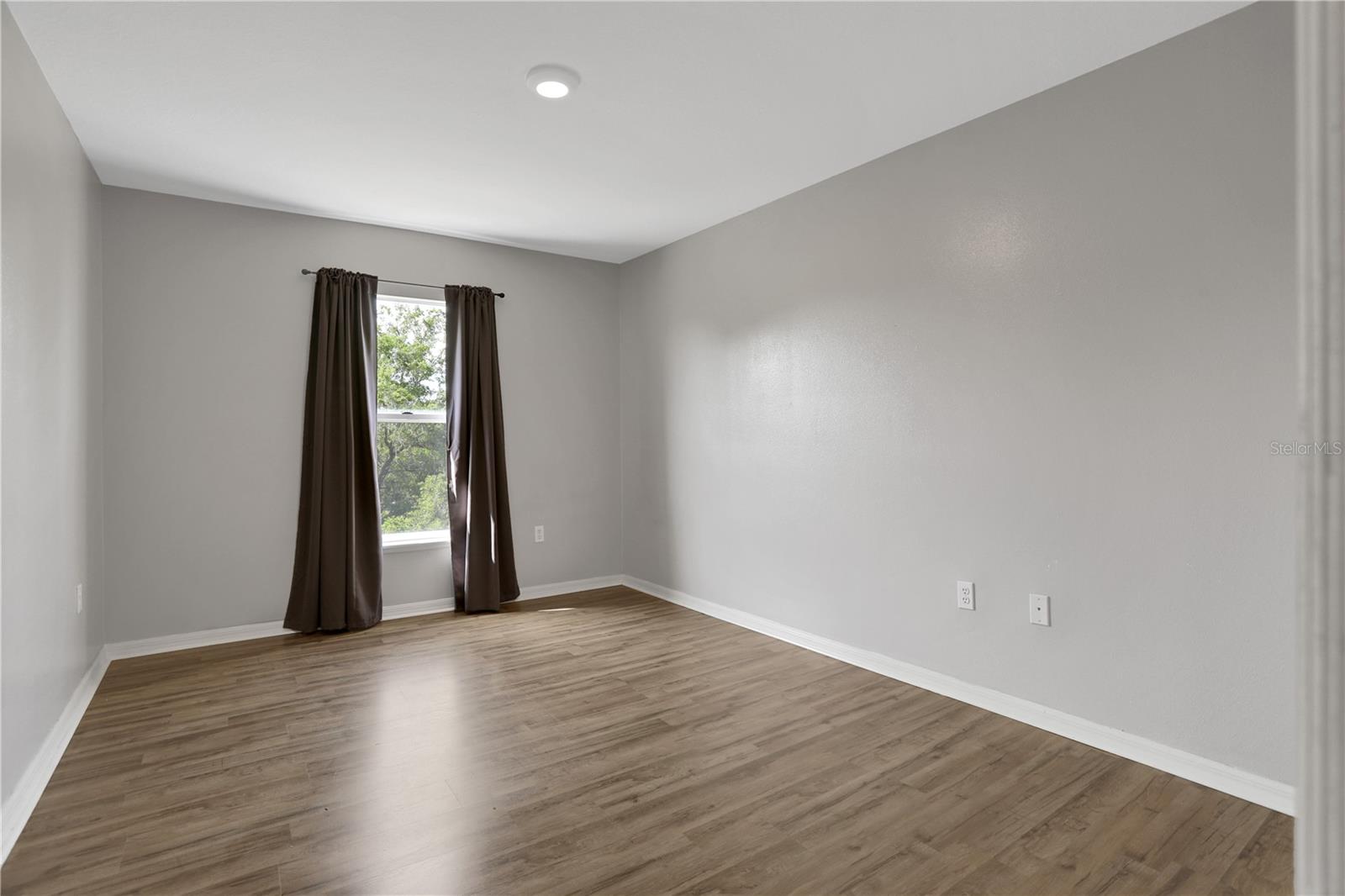 2232 Sandridge Cir