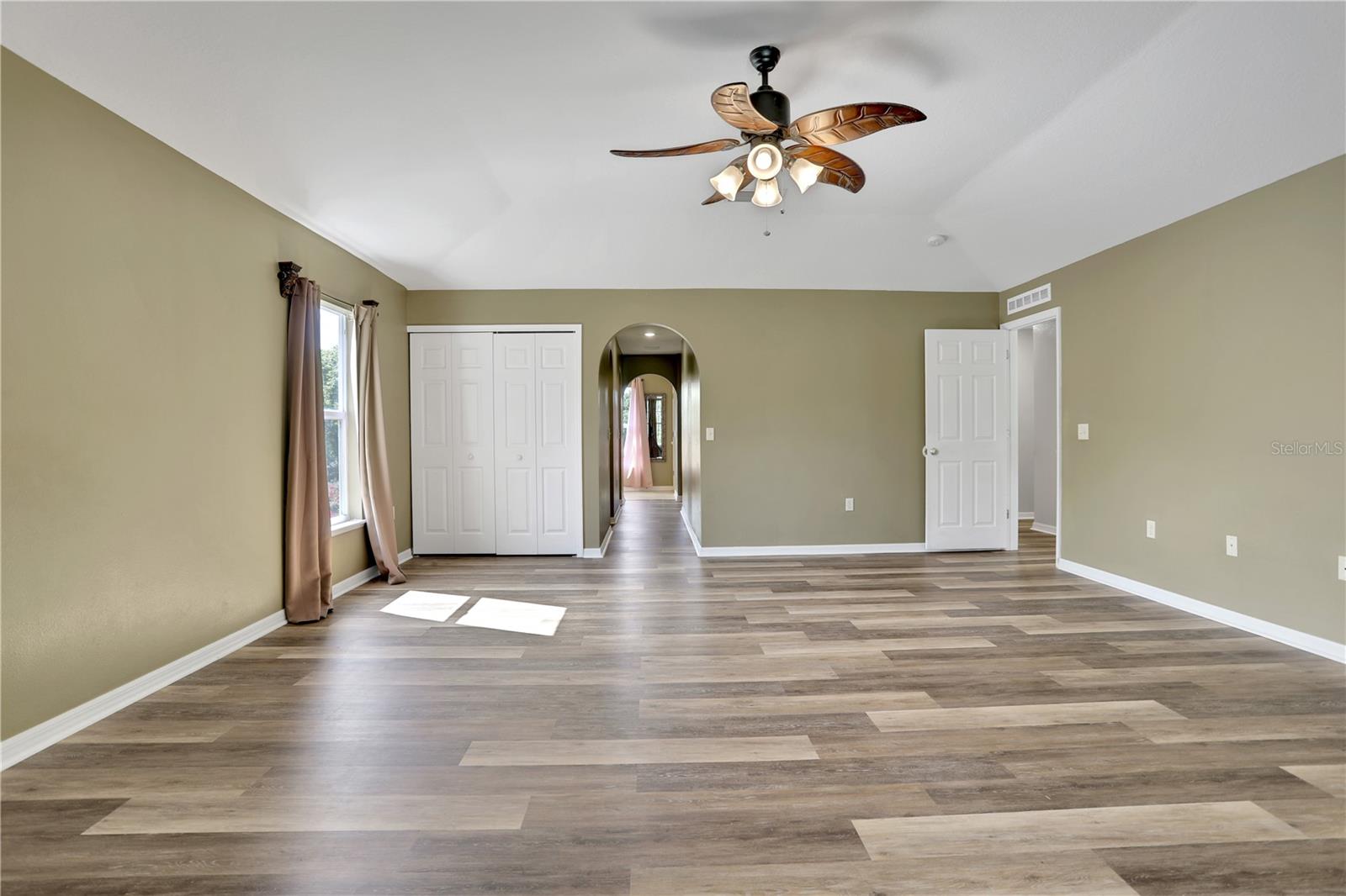 2232 Sandridge Cir