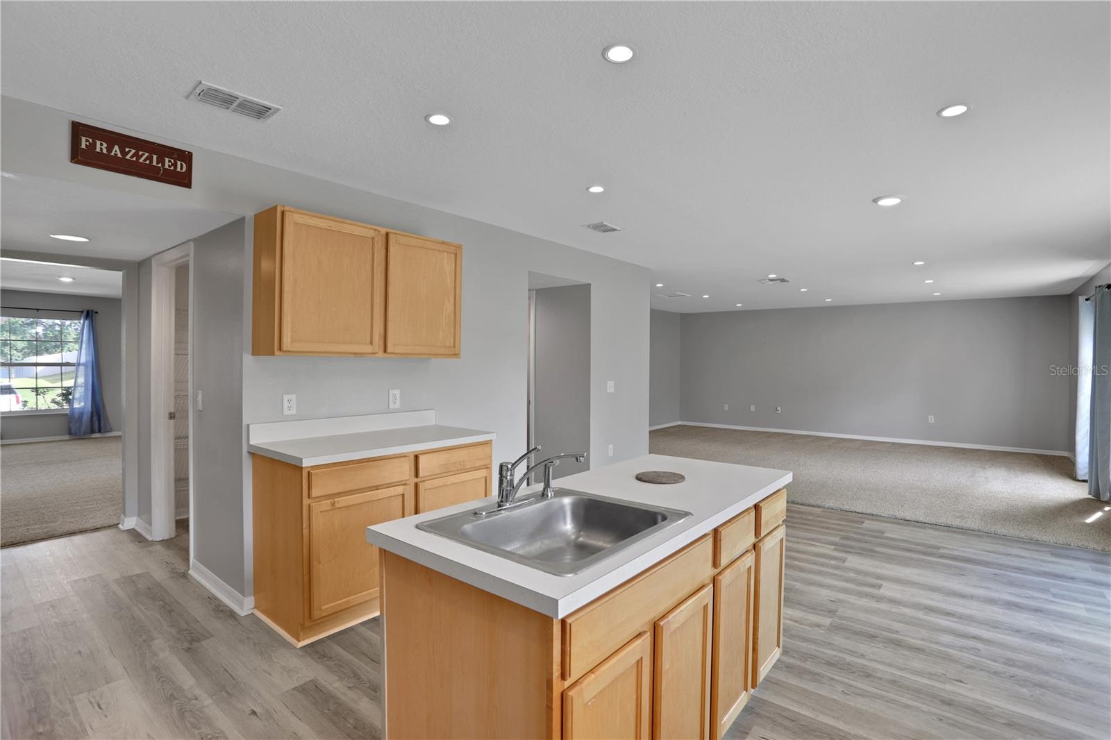 2232 Sandridge Cir
