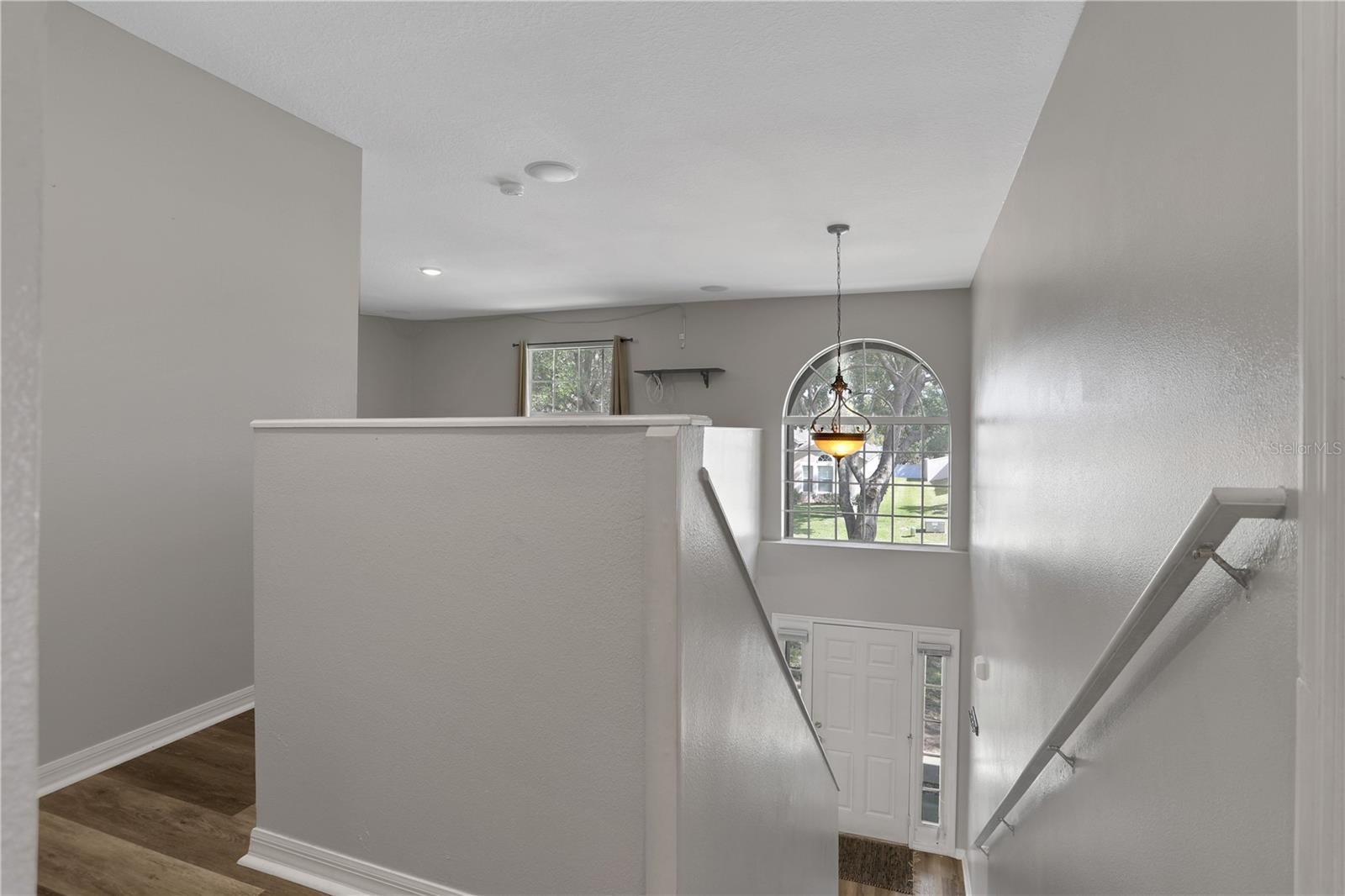2232 Sandridge Cir