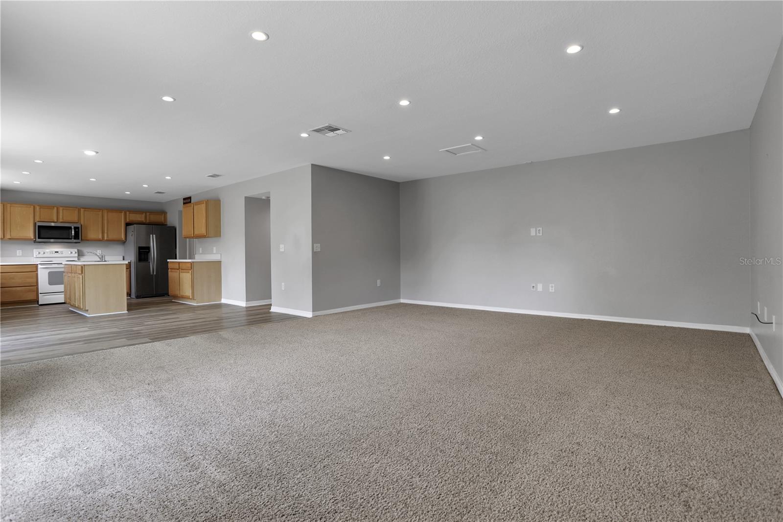 2232 Sandridge Cir