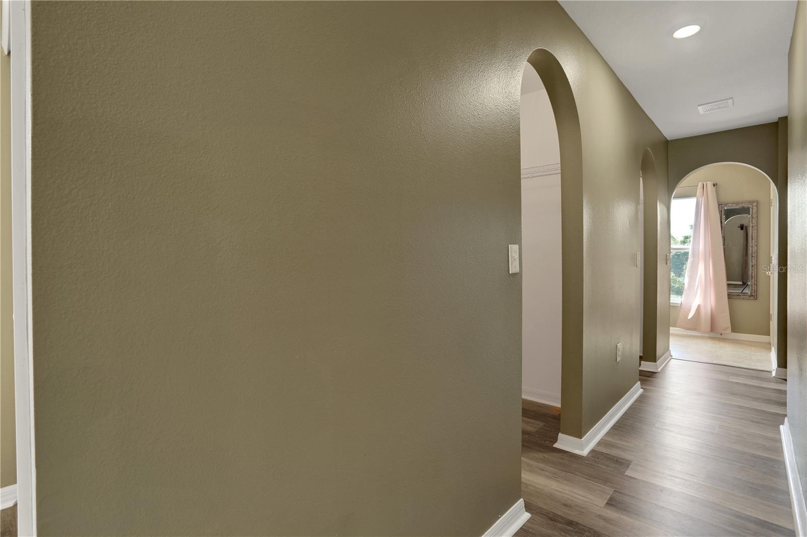 2232 Sandridge Cir
