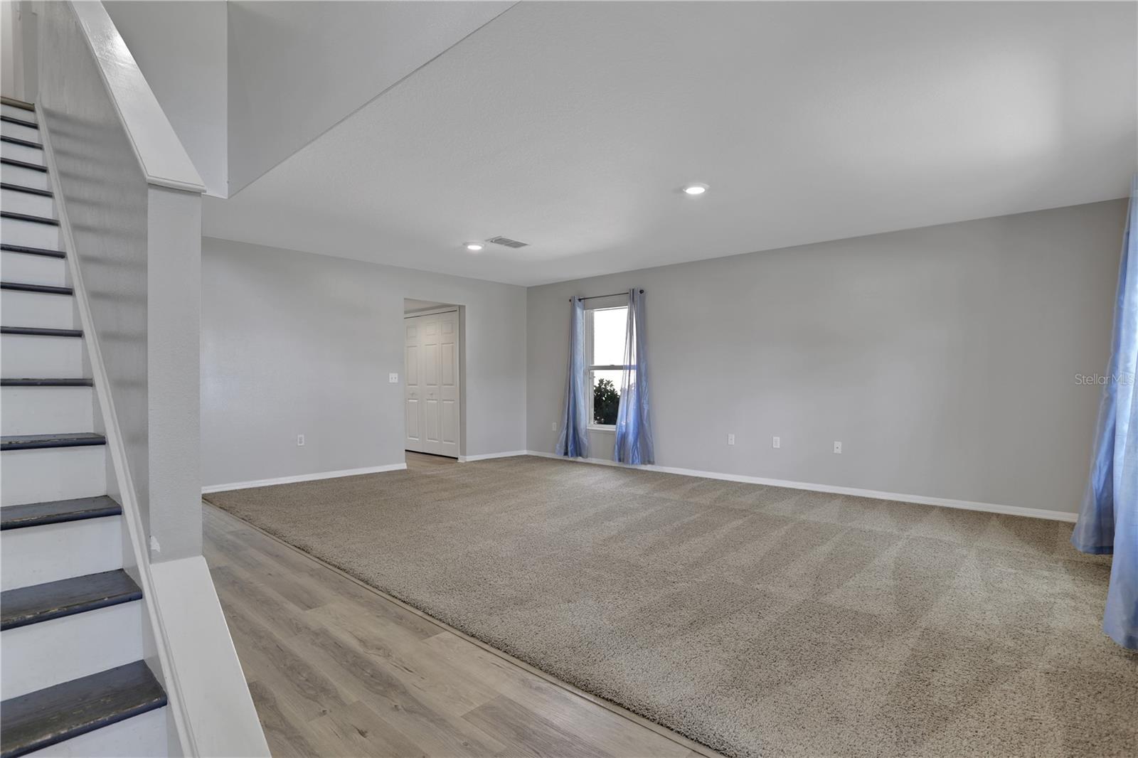 2232 Sandridge Cir