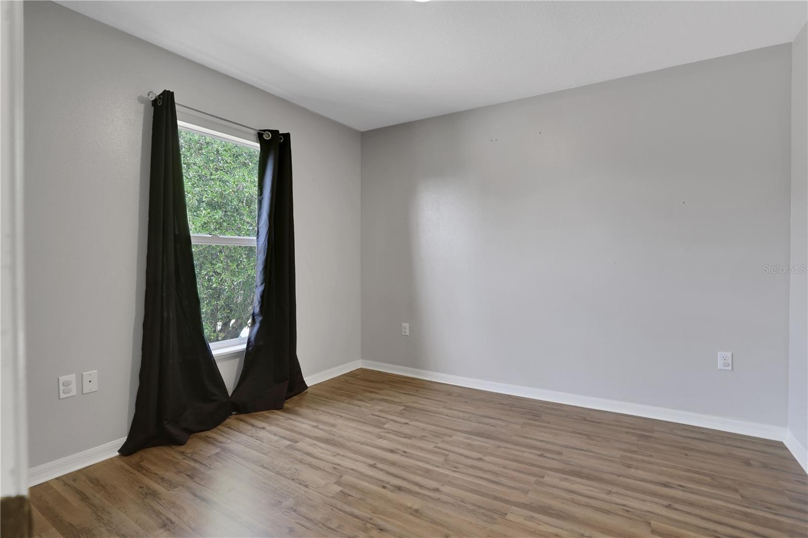 2232 Sandridge Cir