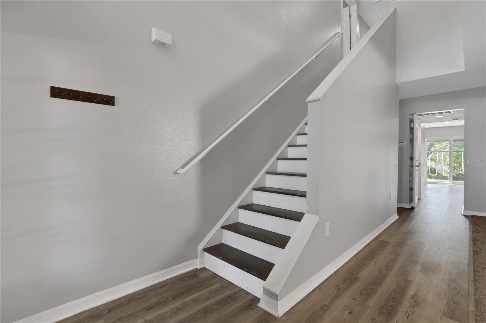 2232 Sandridge Cir