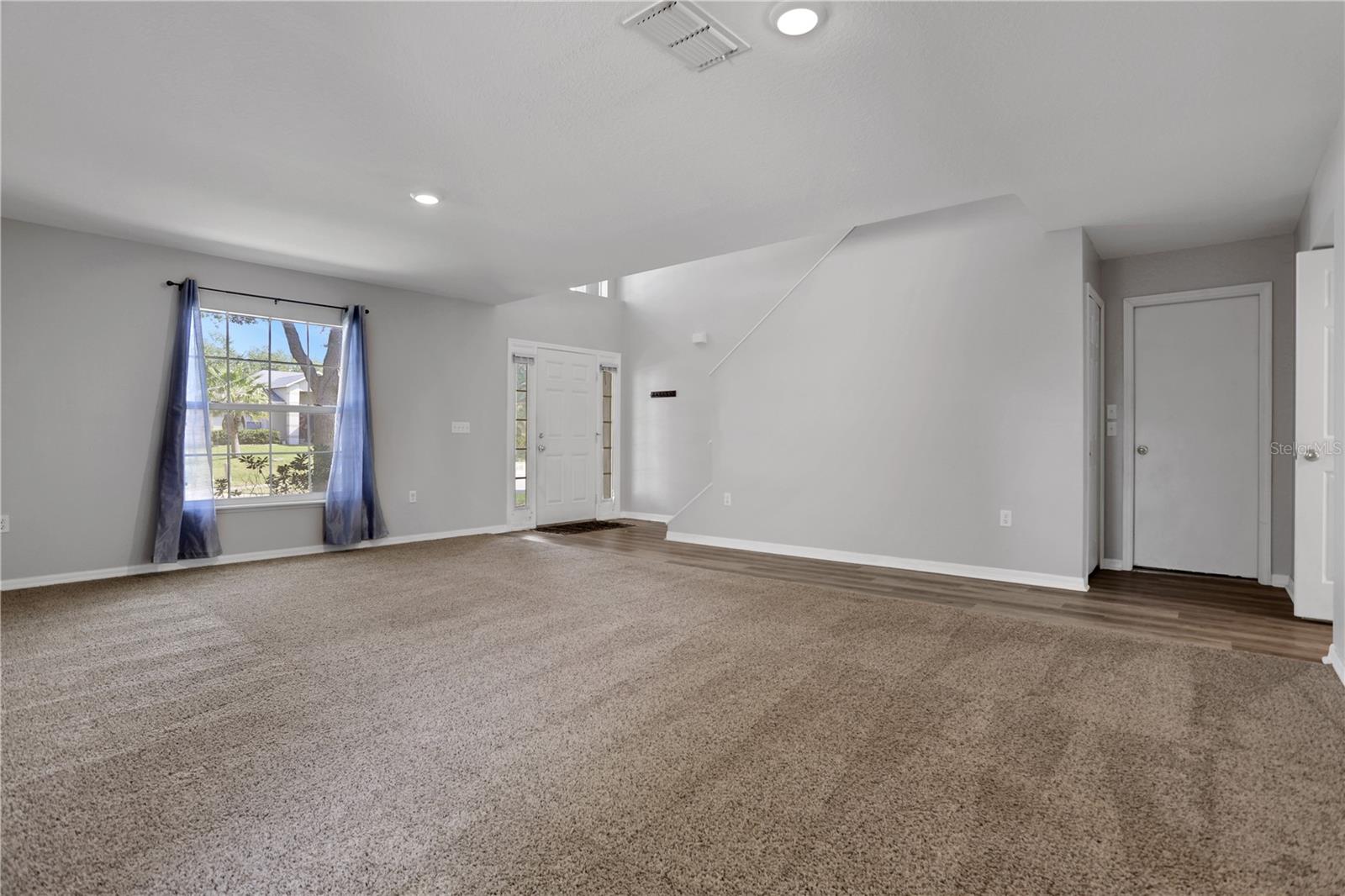 2232 Sandridge Cir