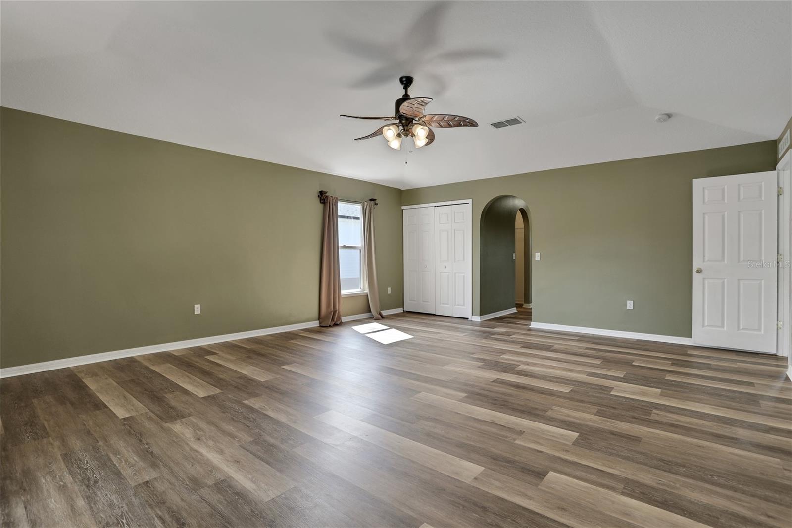 2232 Sandridge Cir