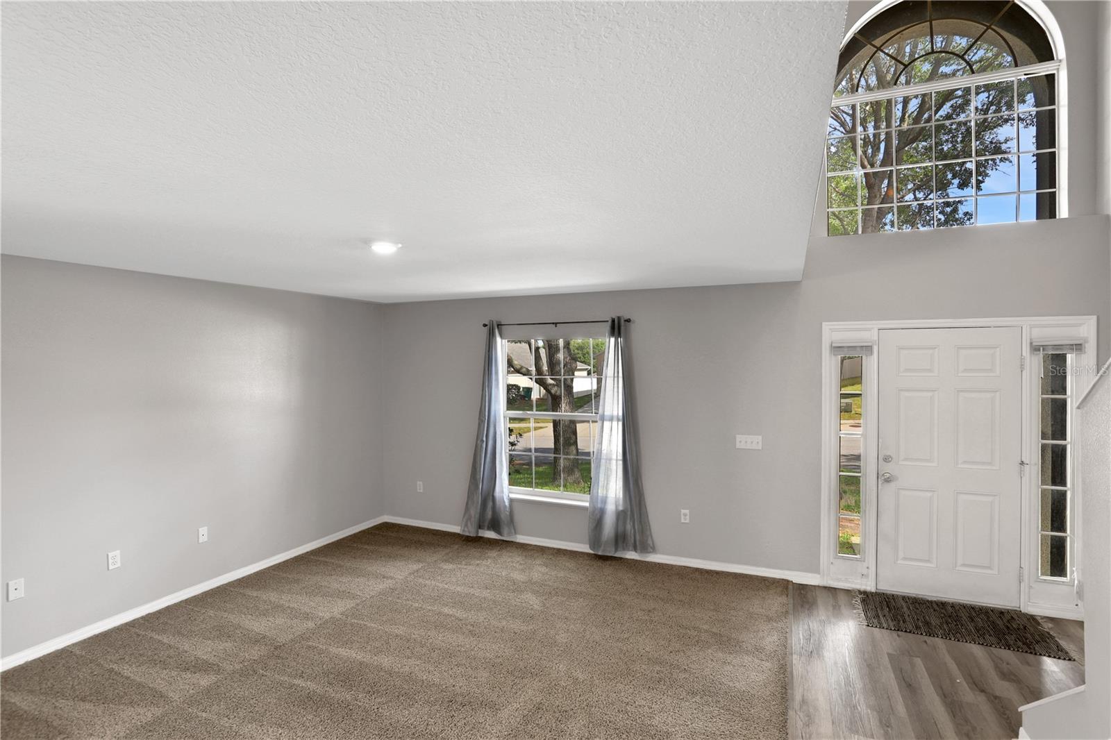 2232 Sandridge Cir