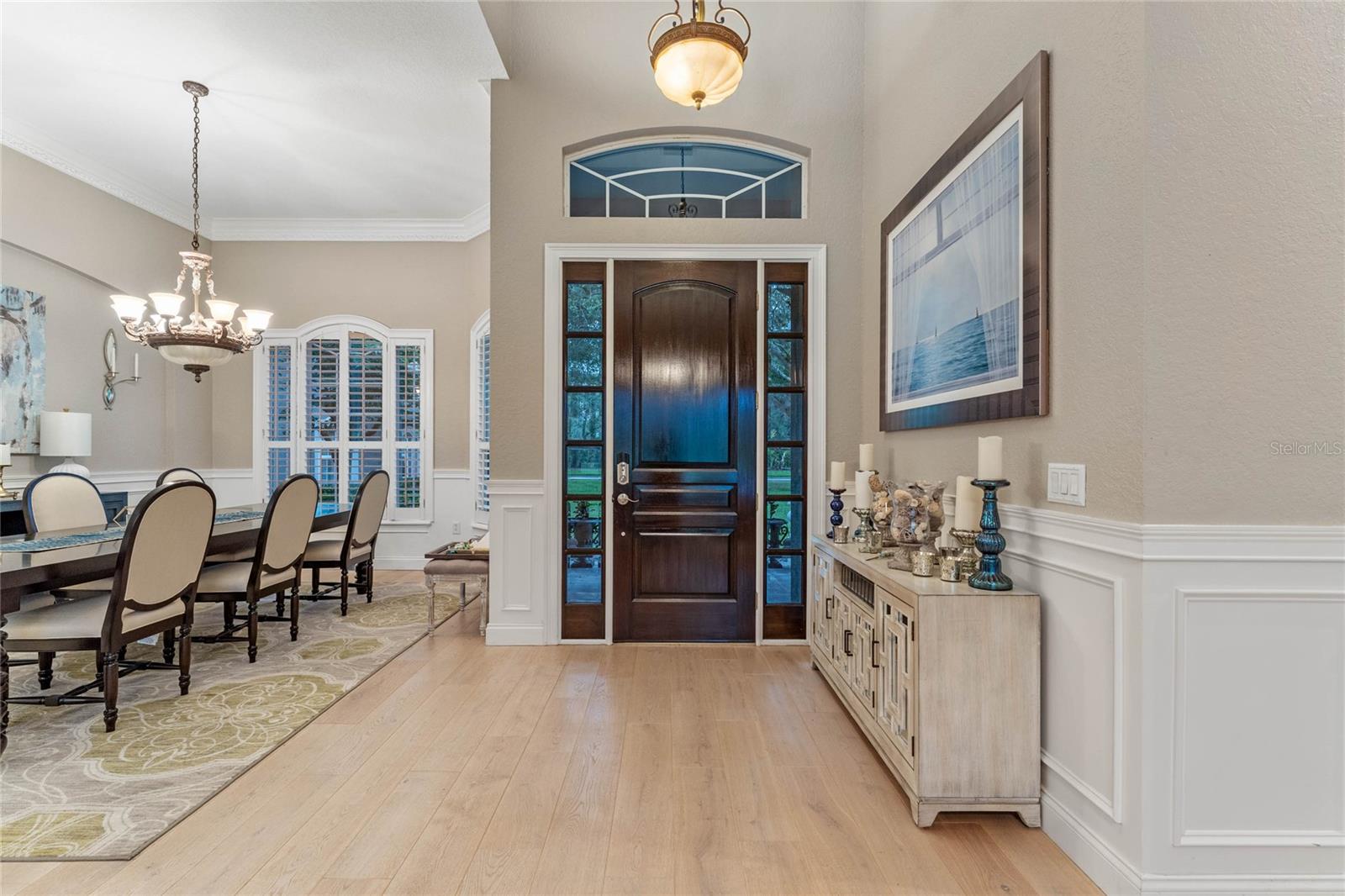 3373 Lakeview Oaks Dr