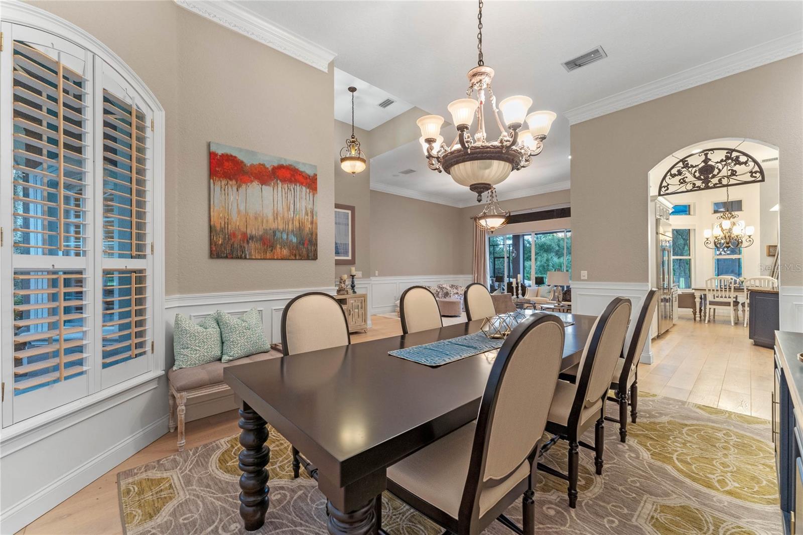 3373 Lakeview Oaks Dr