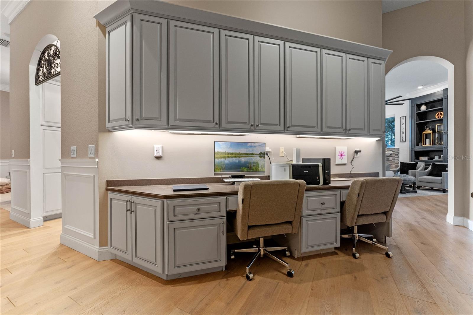 3373 Lakeview Oaks Dr