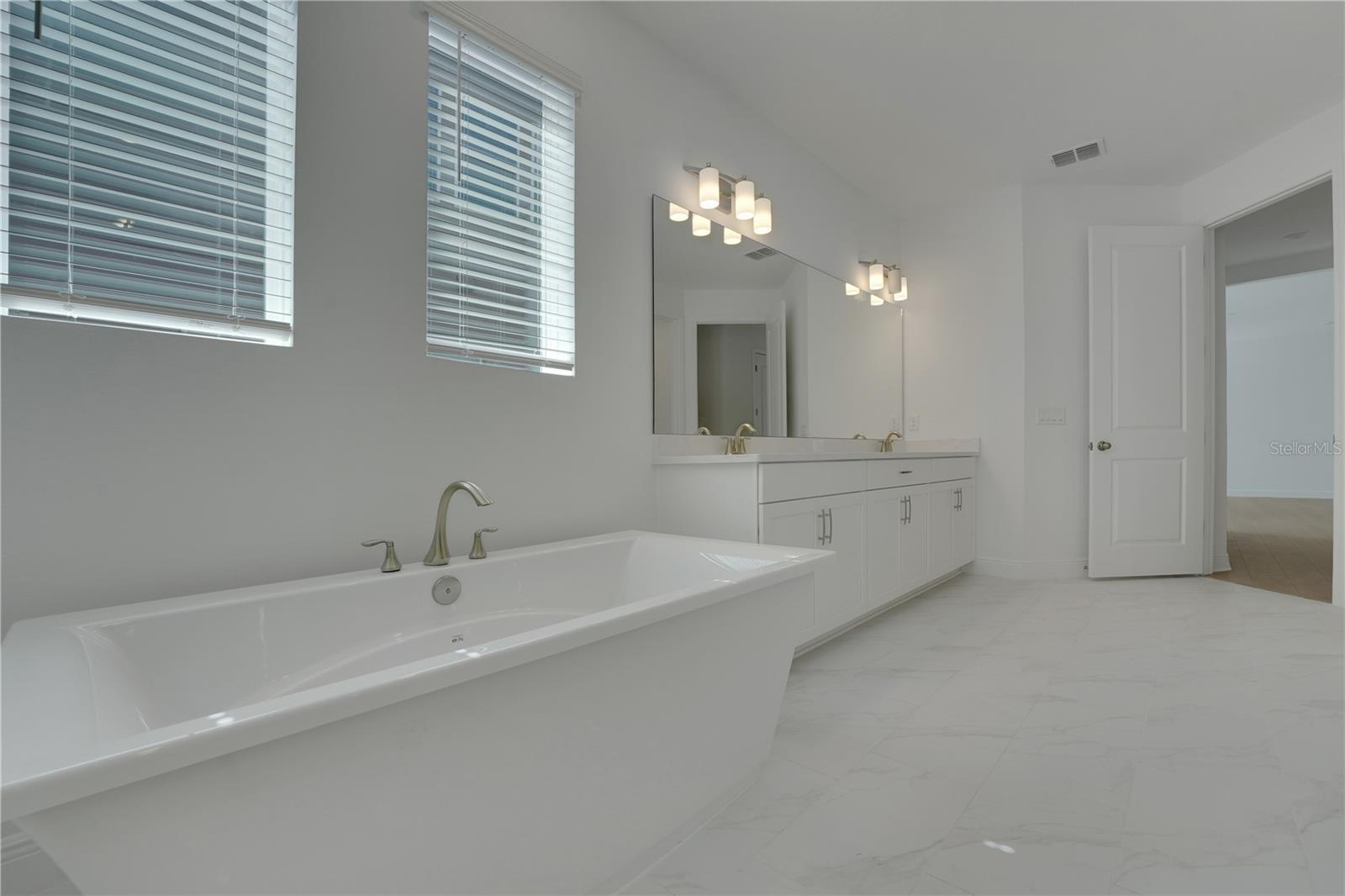 14249 Crest Palm Ave