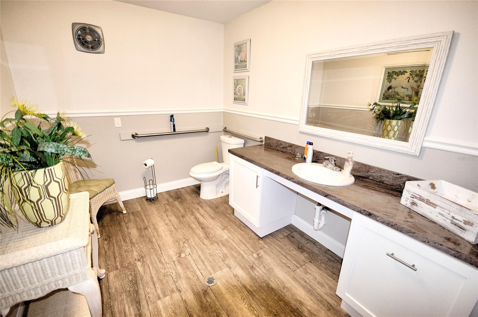 325 N Causeway #C-202